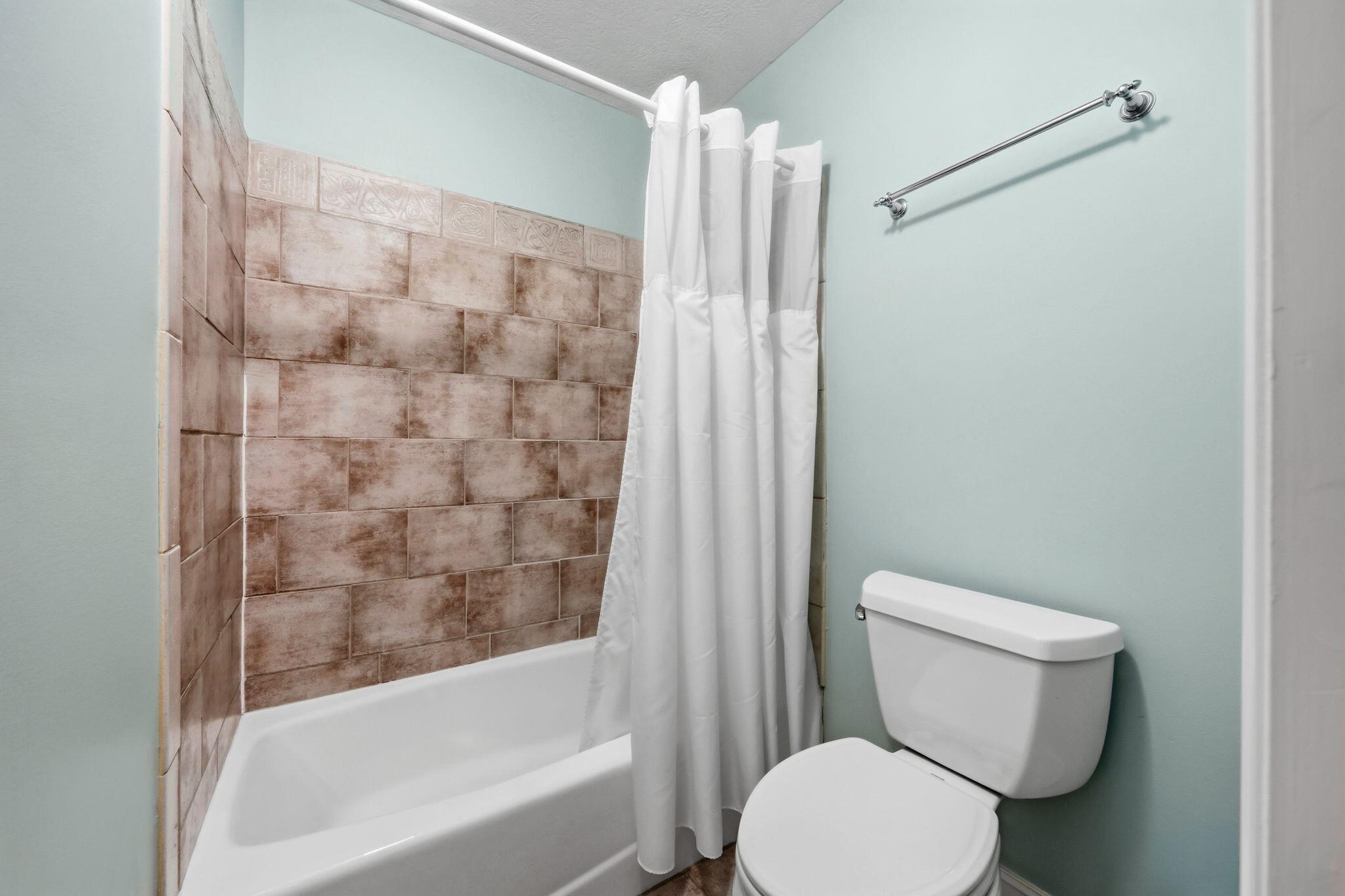 PELICAN BAY - Residential