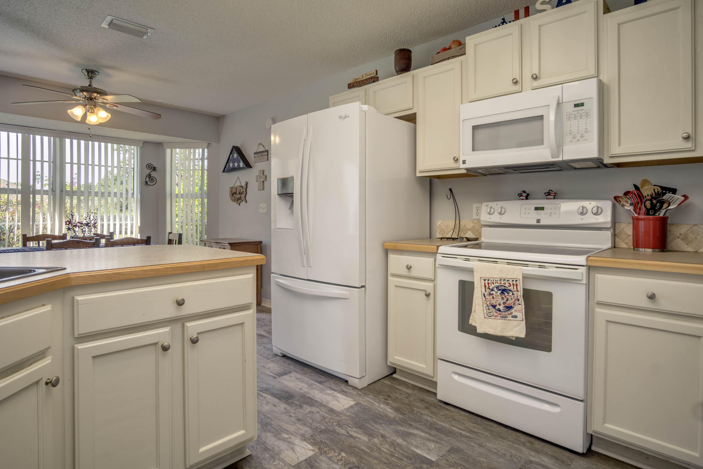 HOLLEY BY THE SEA - Residential