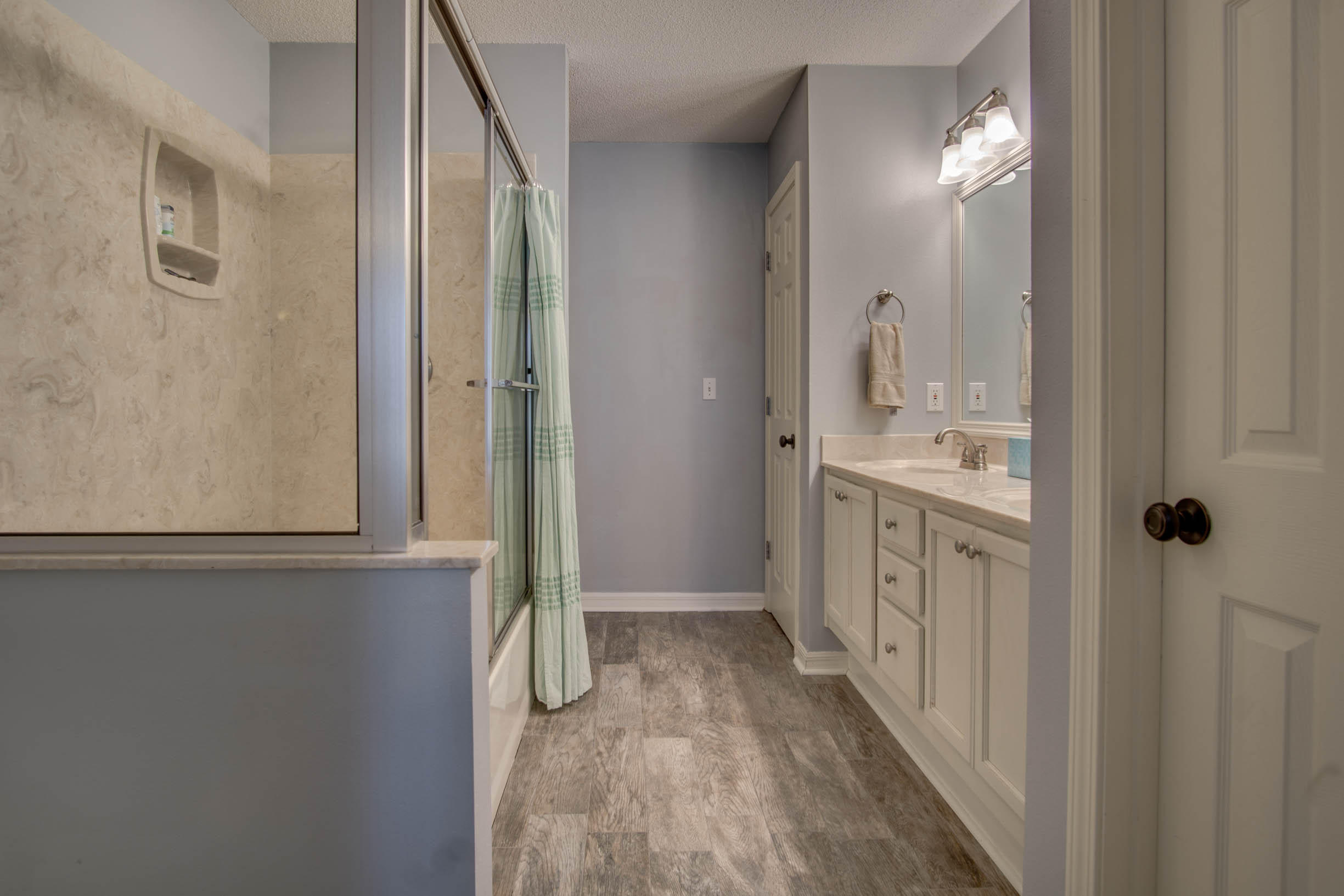 HOLLEY BY THE SEA - Residential