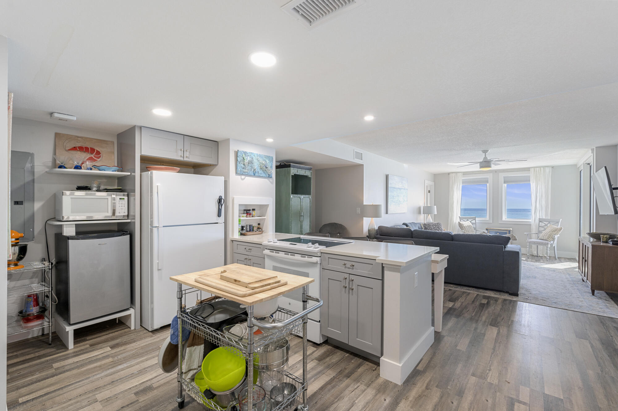 JETTY EAST CONDO - Residential