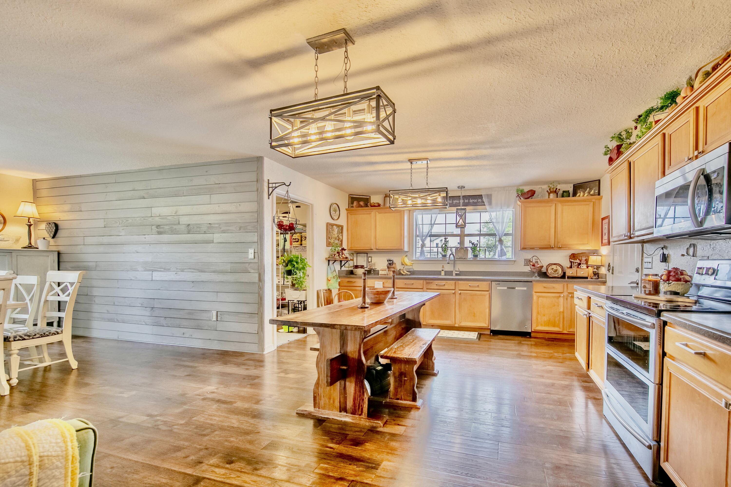 DRIFTWOOD ESTATES - Residential