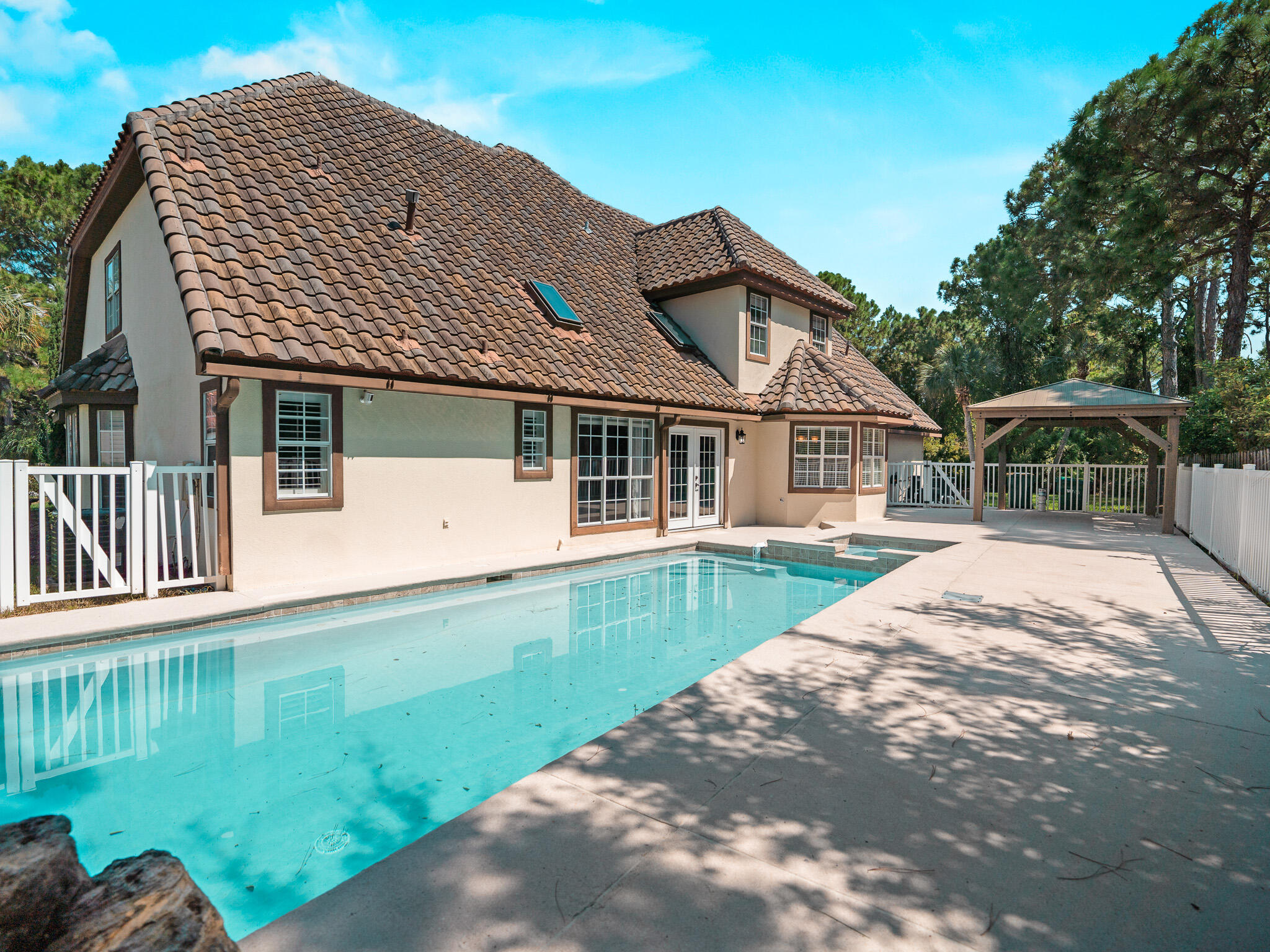 EMERALD BAY PH 1-B - Residential