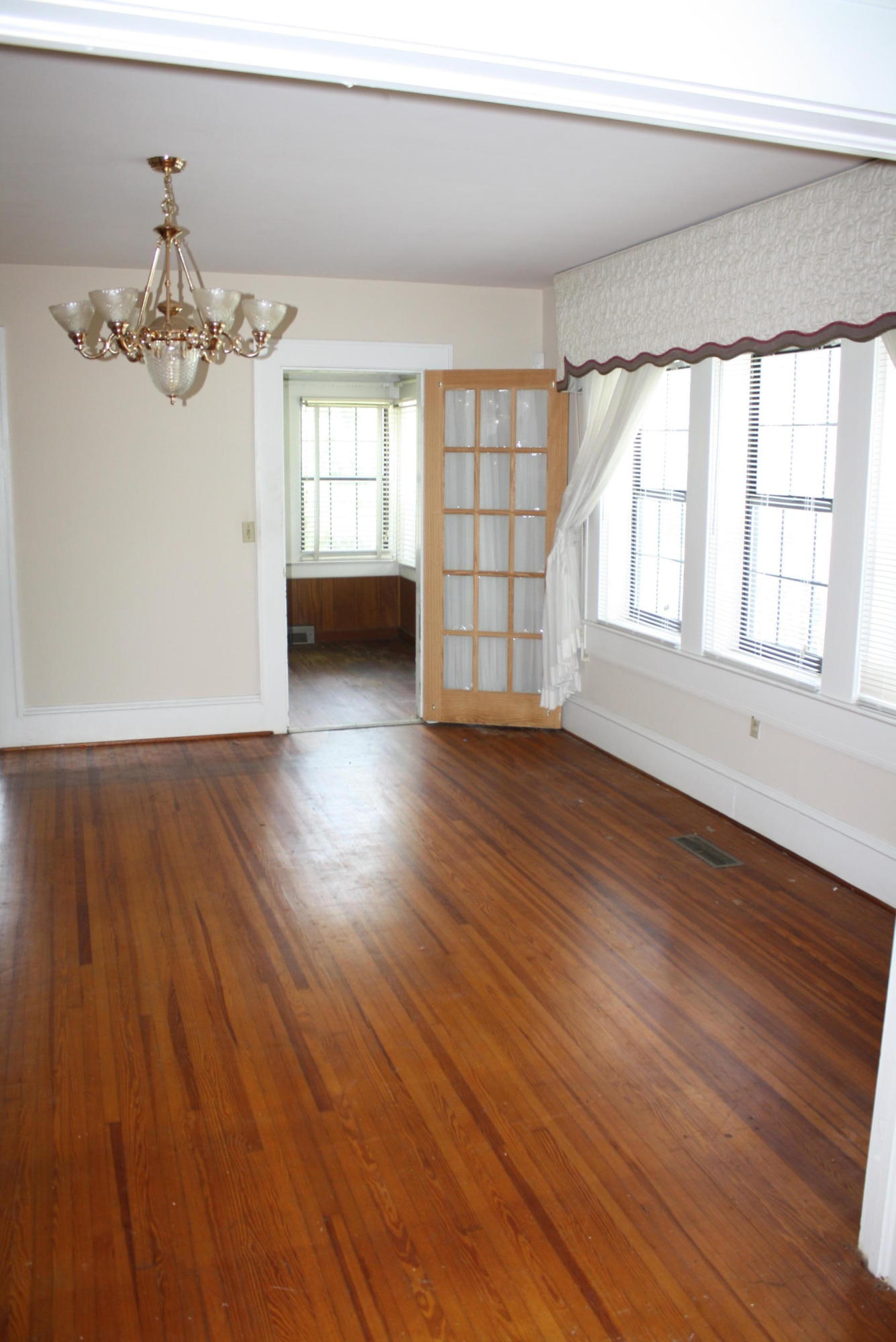 CRESTVIEW - Residential