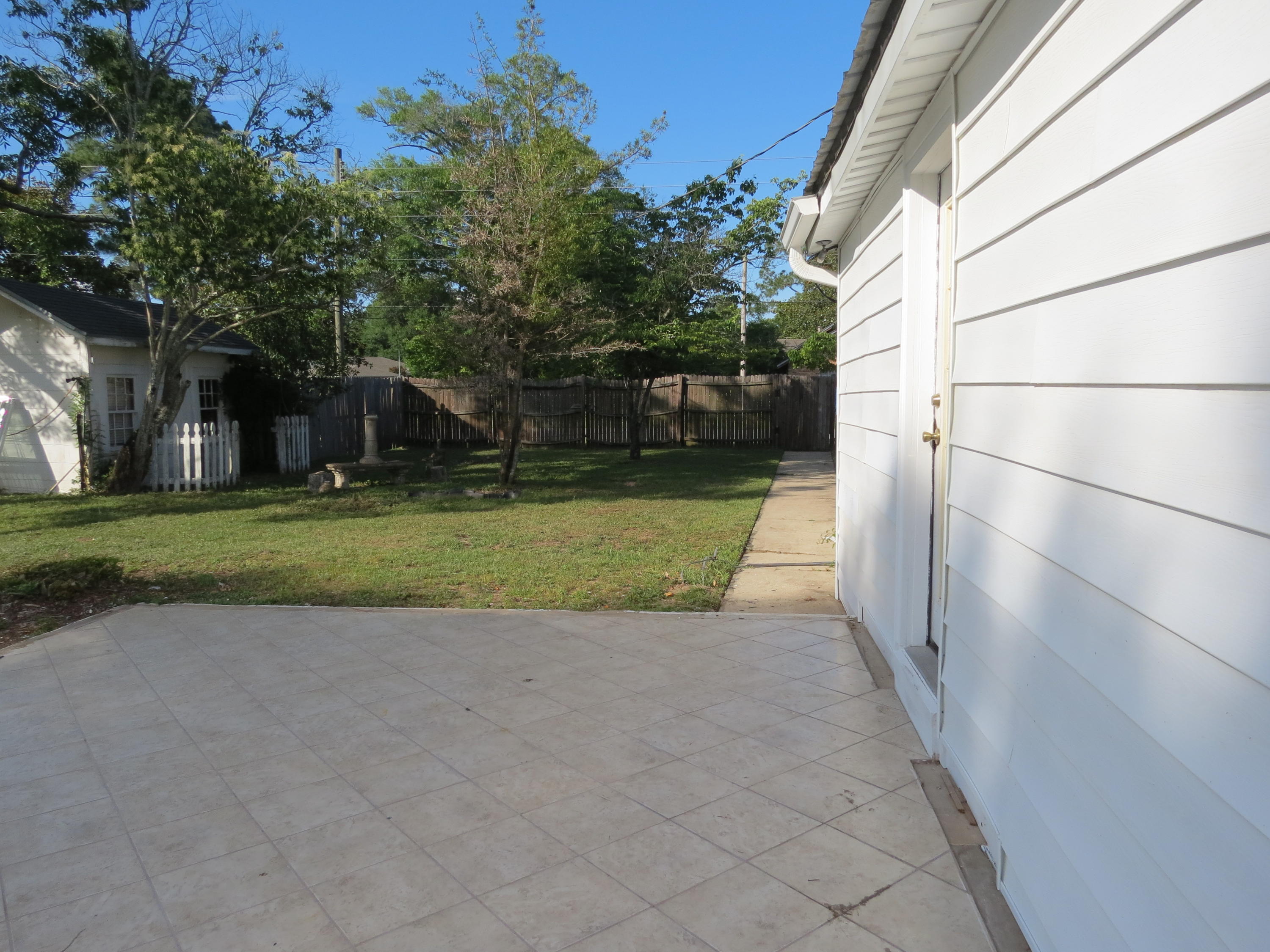 CRESTVIEW - Residential