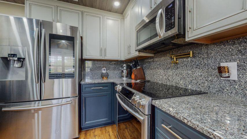 CHATEAU PRES DE LA MER - Residential