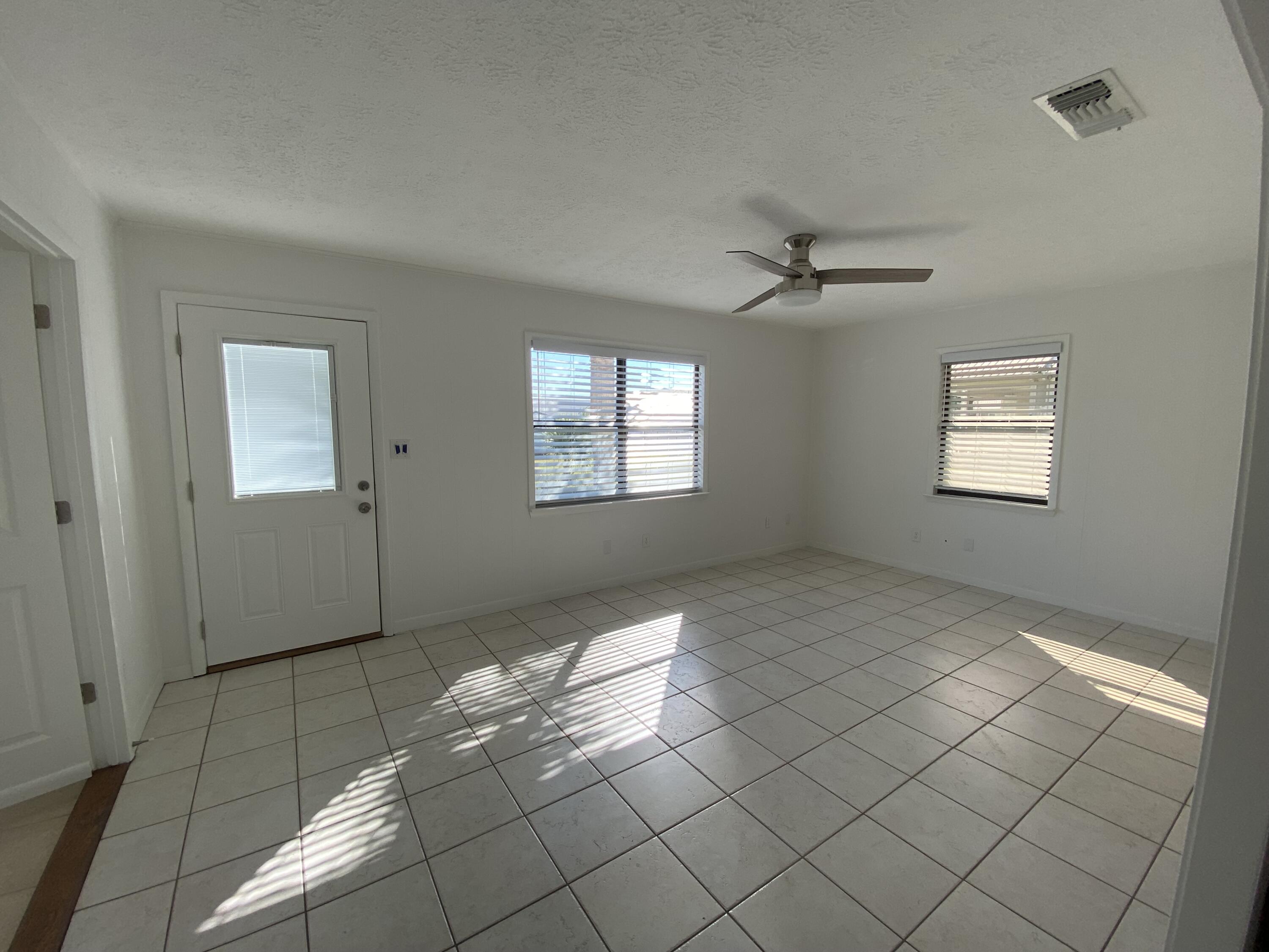EL CENTRO BEACH - Residential Lease