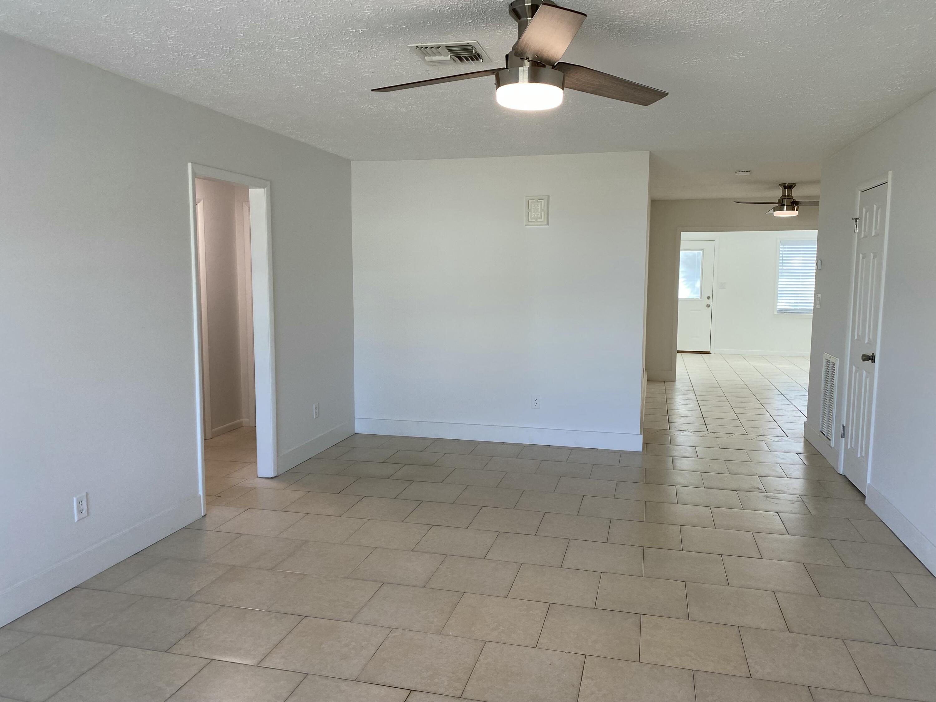 EL CENTRO BEACH - Residential Lease