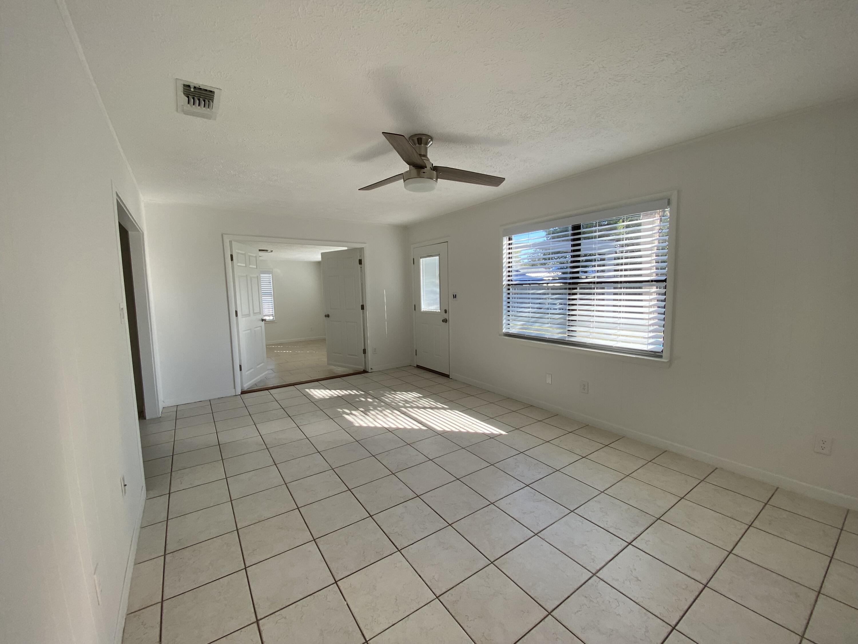 EL CENTRO BEACH - Residential Lease