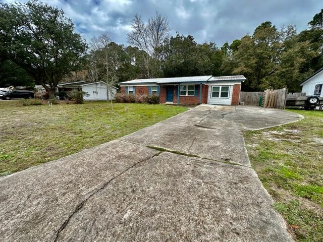 MARY ESTHER HEIGHTS - Residential Lease