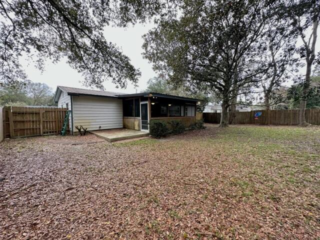 MARY ESTHER HEIGHTS - Residential Lease