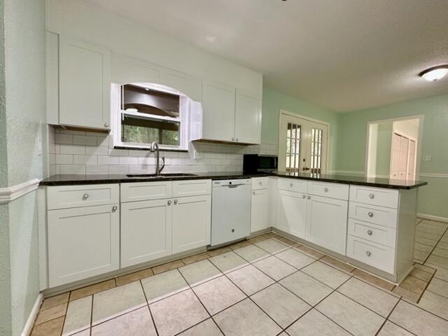MARY ESTHER HEIGHTS - Residential Lease