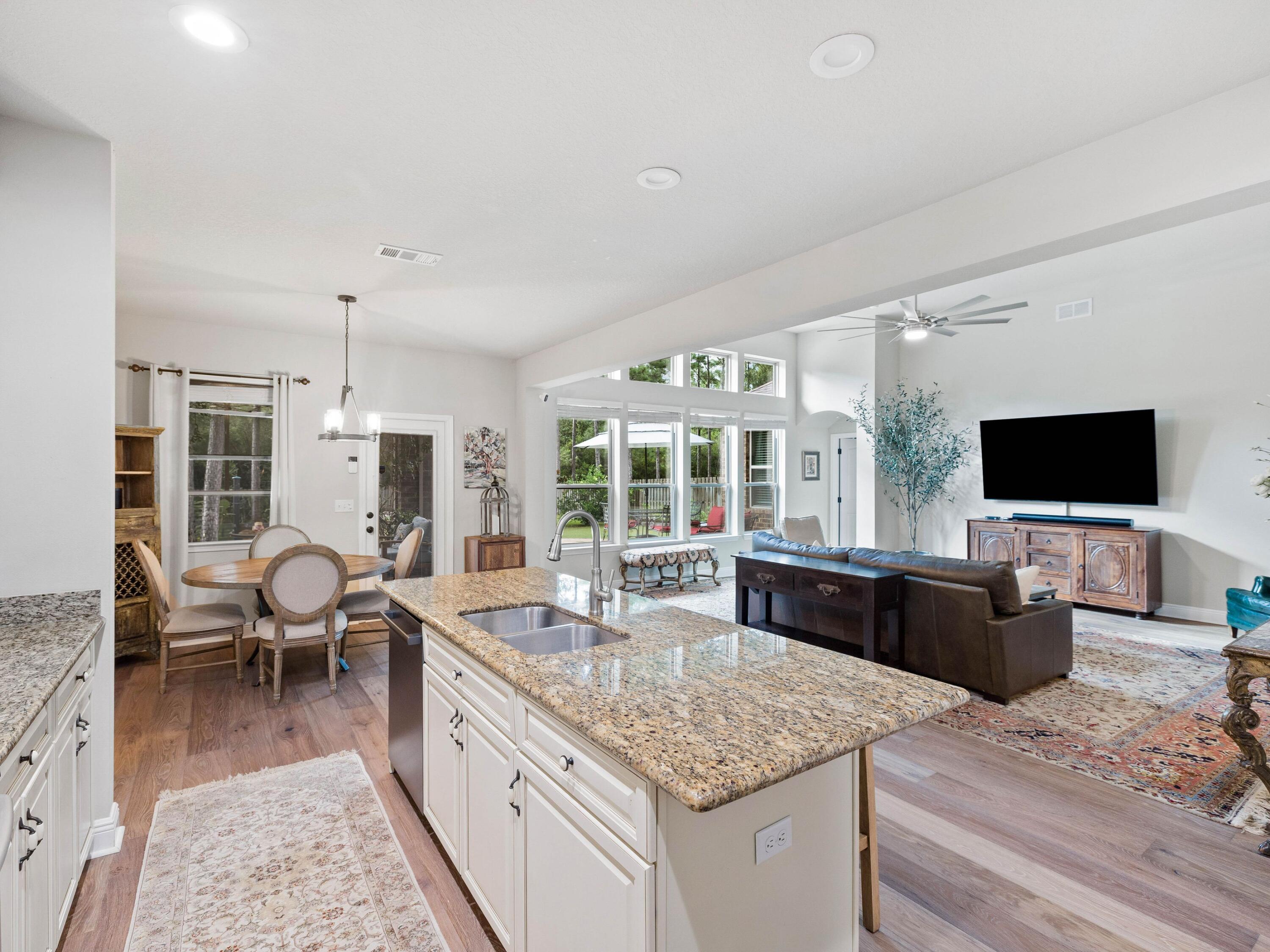 HAMMOCK BAY - Residential