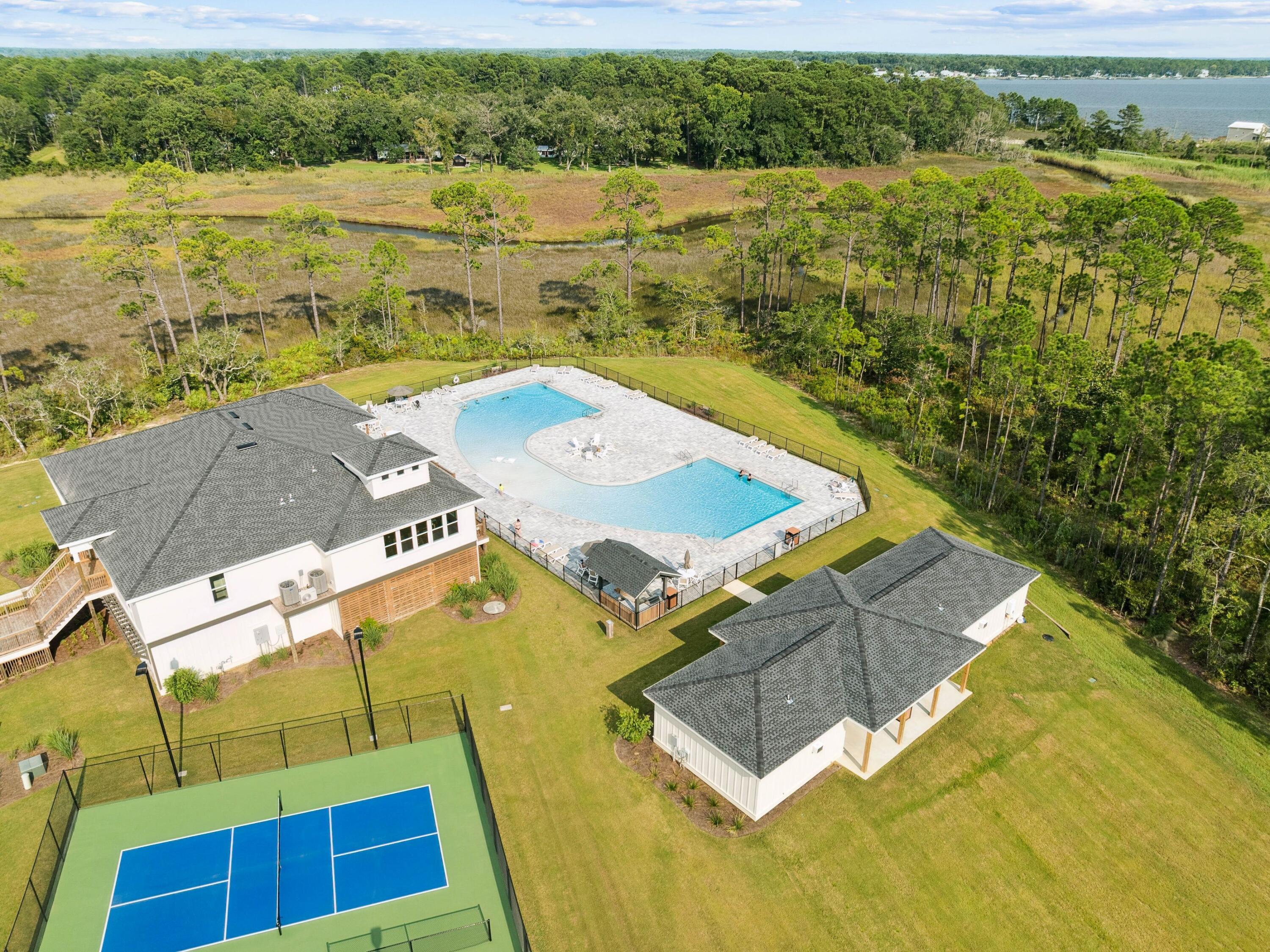 HAMMOCK BAY - Residential