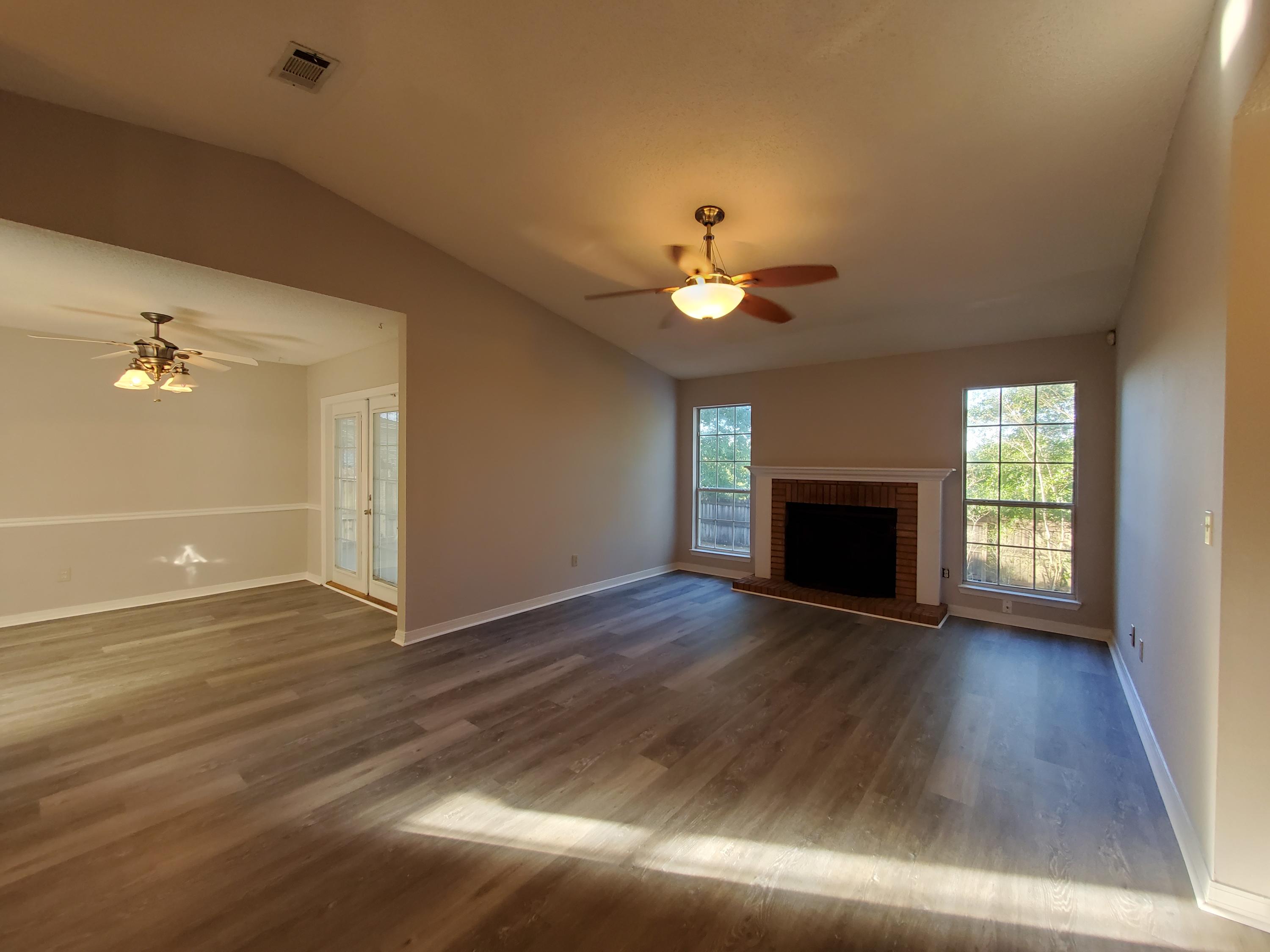 HOLLYROD PARK - Residential