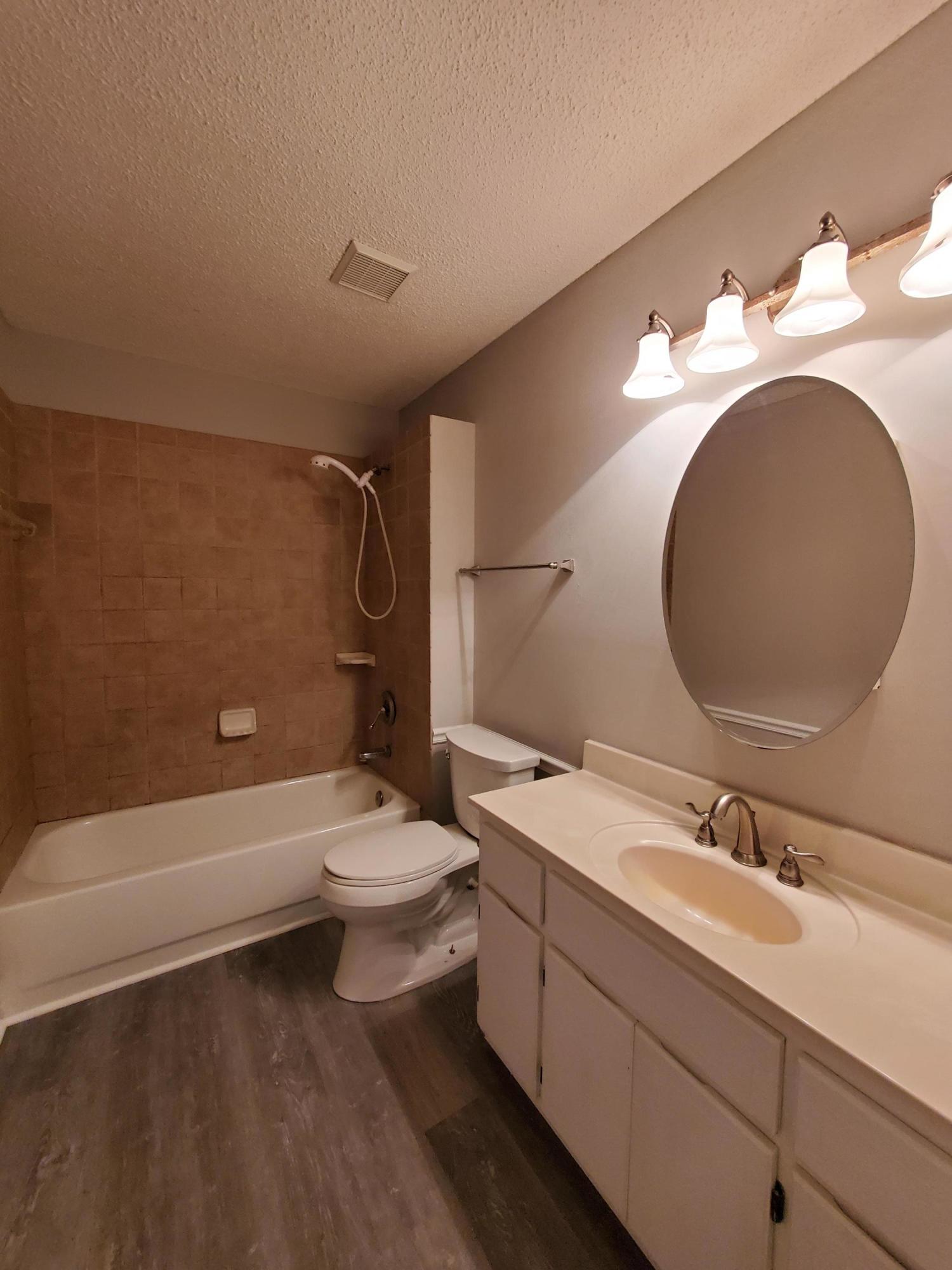 HOLLYROD PARK - Residential