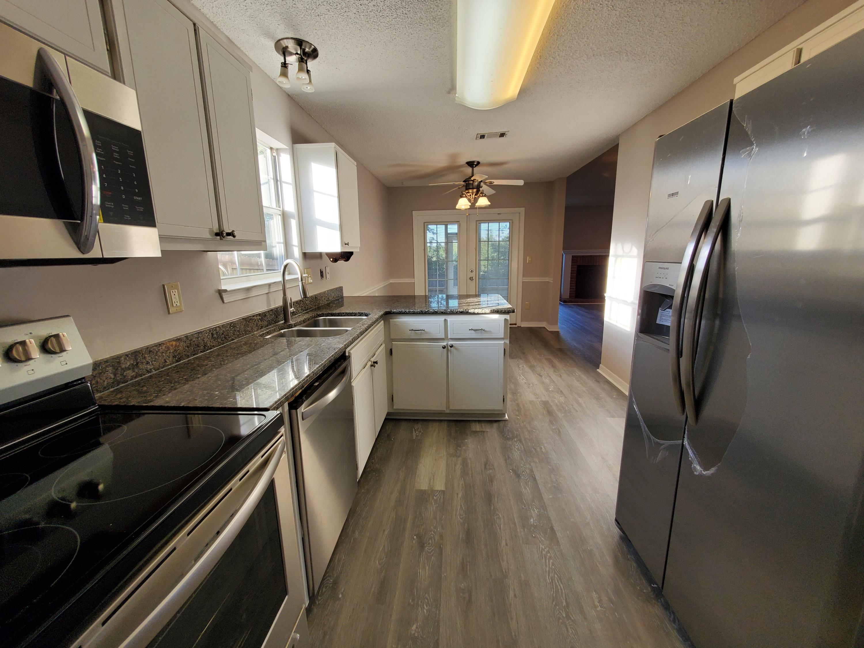 HOLLYROD PARK - Residential