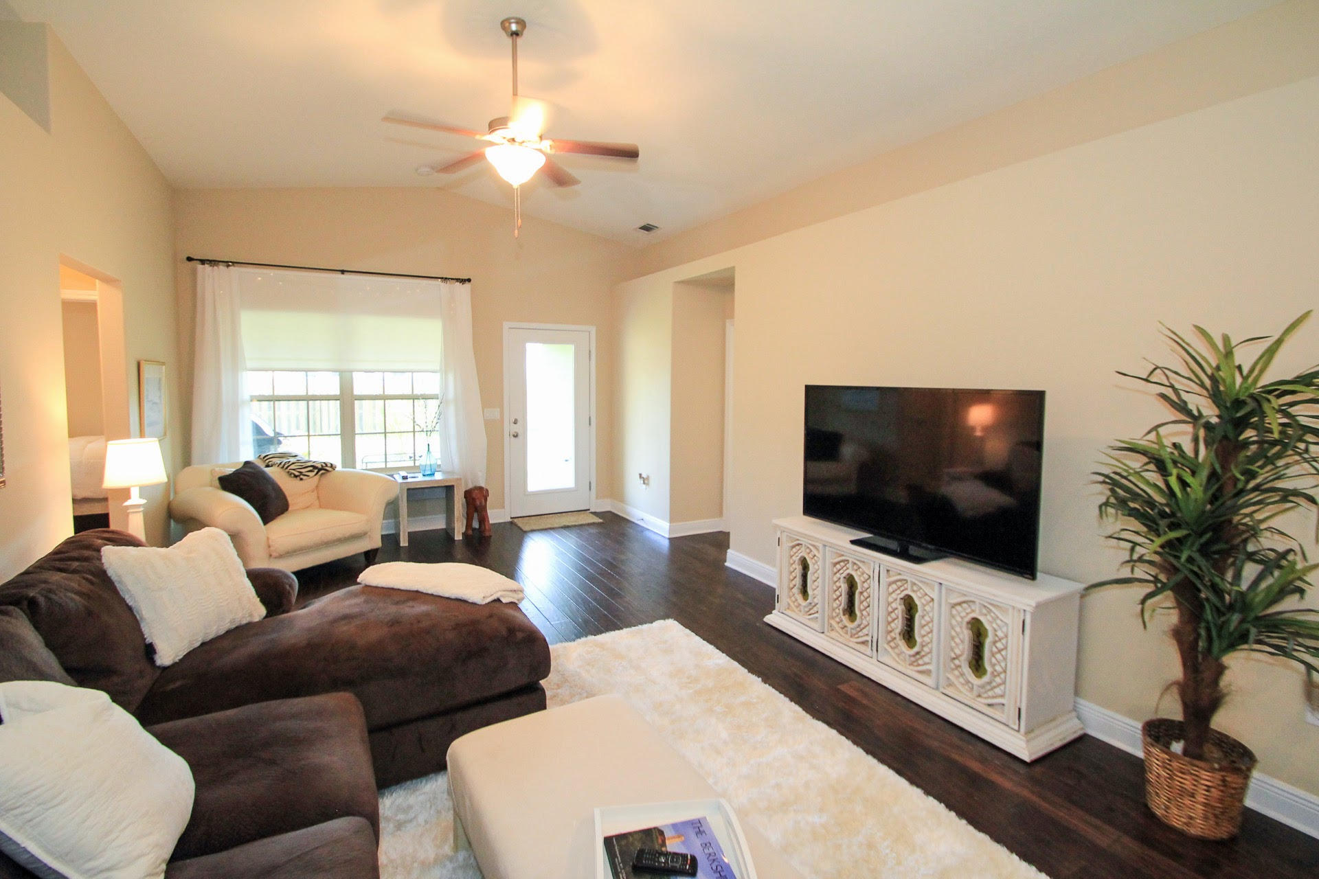 EAGLE BAY - Residential