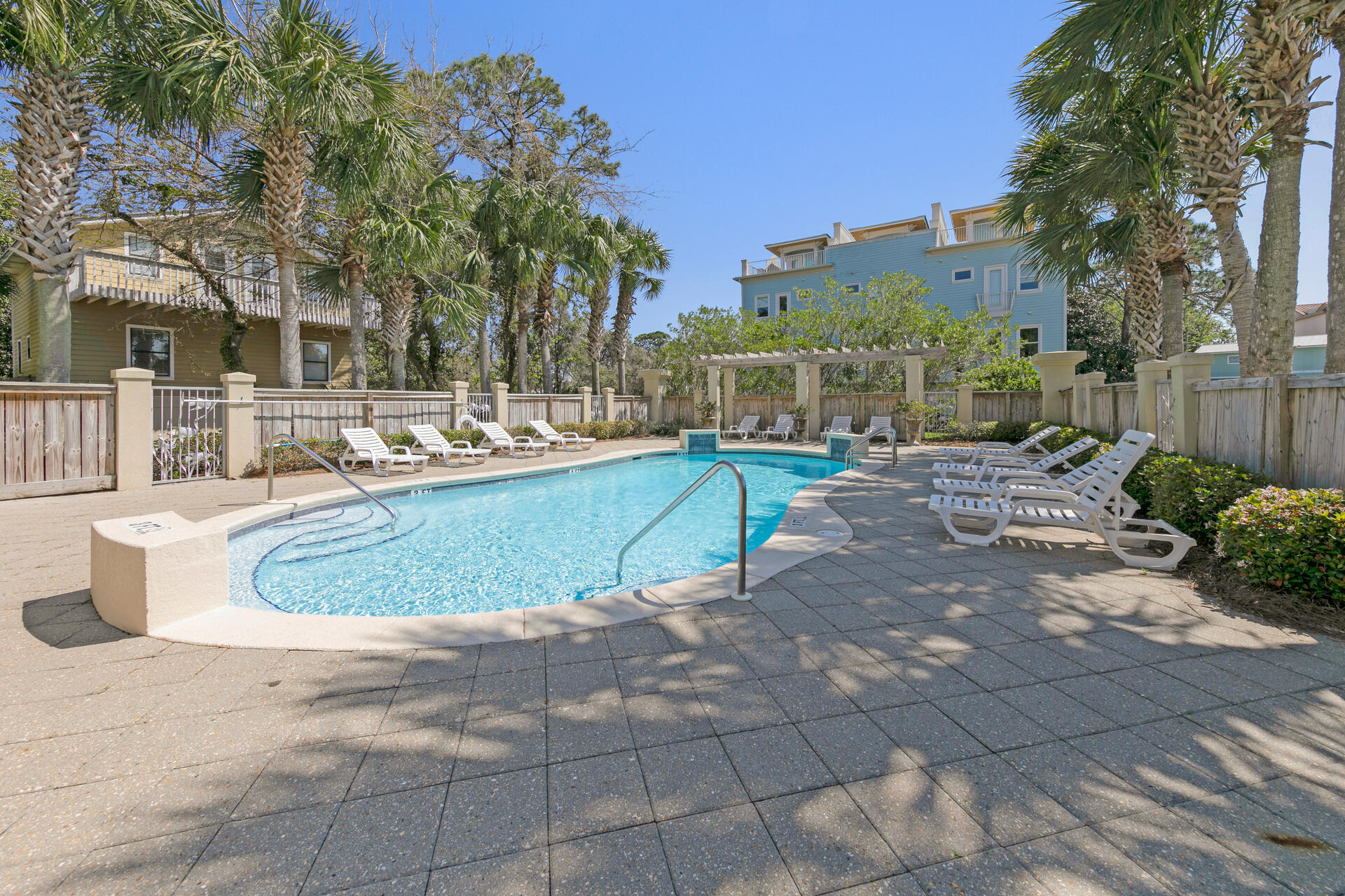 COASTAL DUNES - Residential