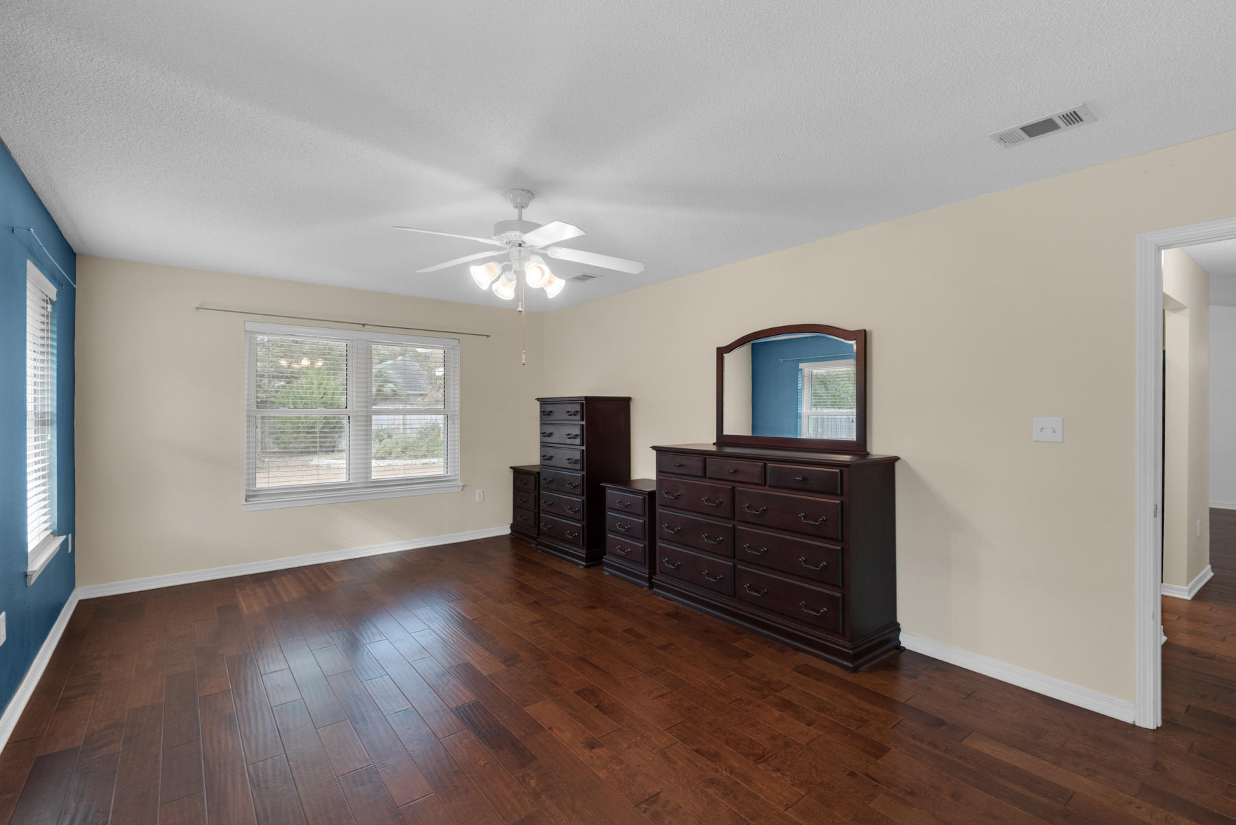 SOUTHWOODS - Residential