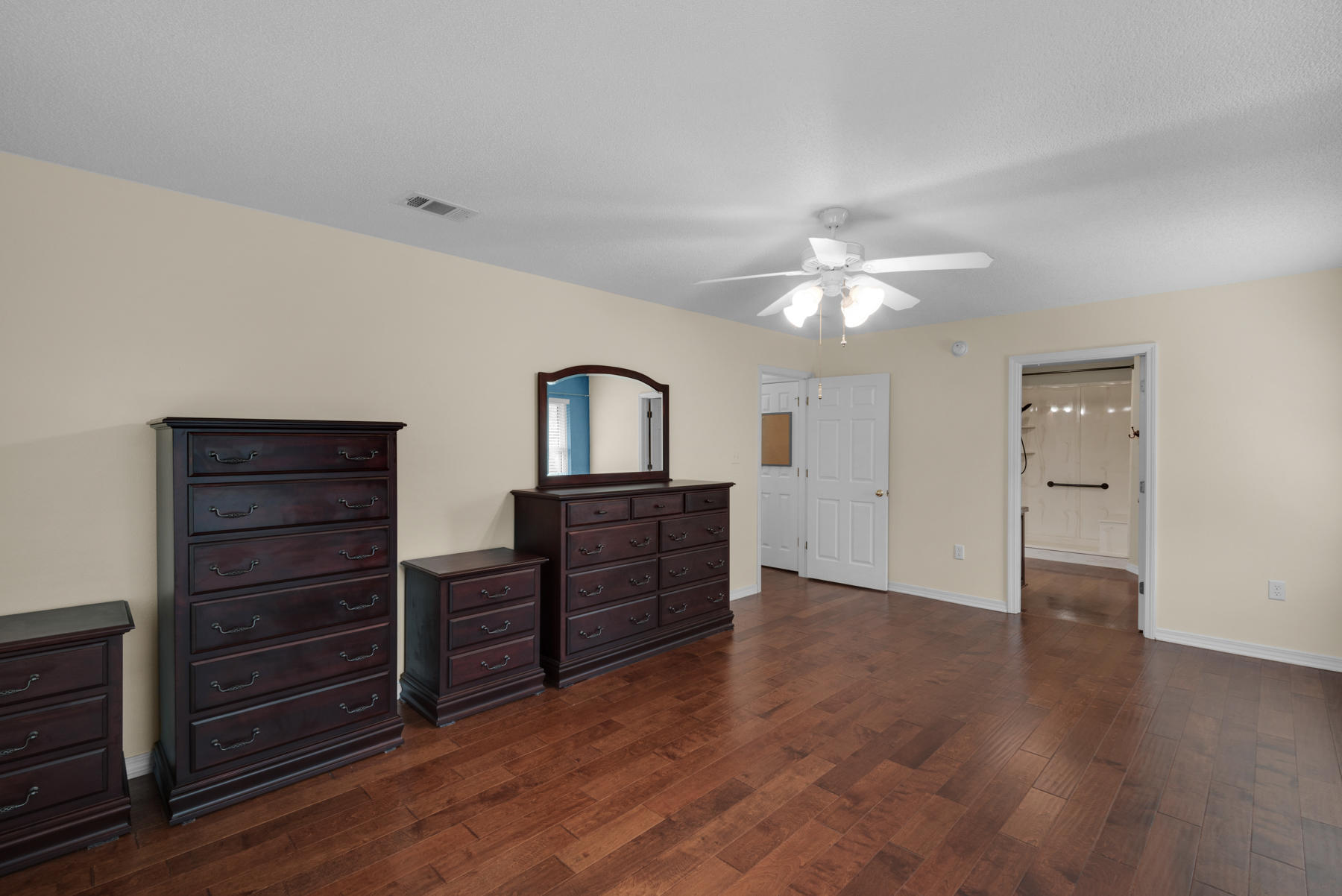 SOUTHWOODS - Residential