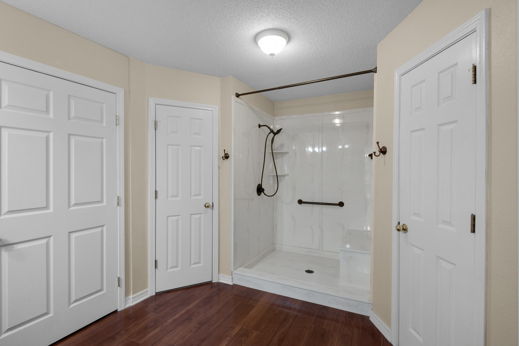 SOUTHWOODS - Residential