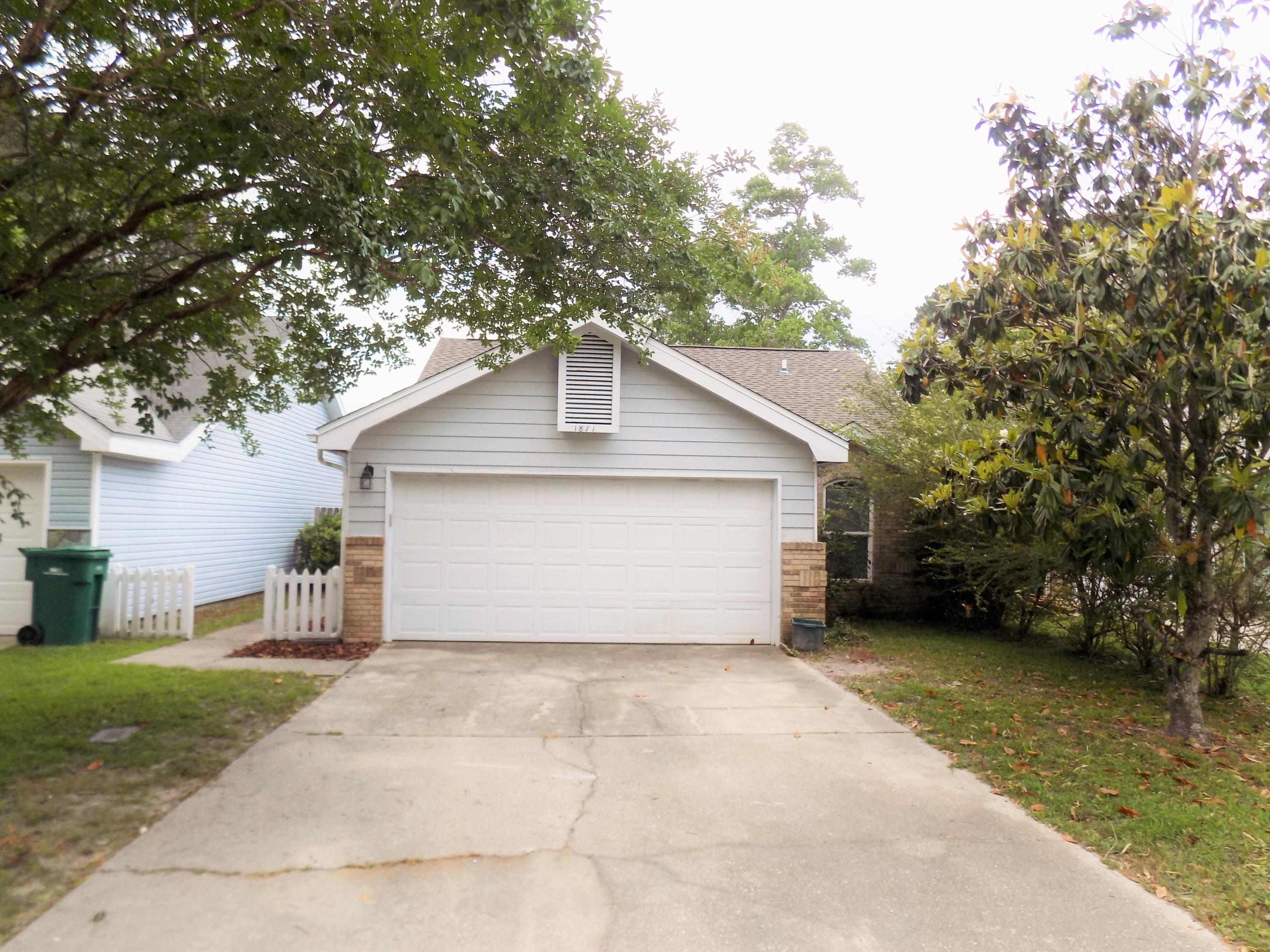 Available March 1st...Great looking home close to shopping, schools, and military bases. Well maintained with newer appliances. If you are wanting an affordable home in Fort Walton? This is it!. Early move in available upon request. No Smoking in home. Pets allowed with owner approval and $400 non-refundable pet fee.
