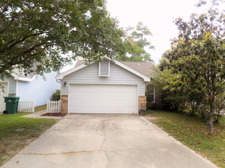 Available March 1st...Great looking home close to shopping, schools, and military bases. Well maintained with newer appliances. If you are wanting an affordable home in Fort Walton? This is it!. Early move in available upon request. No Smoking in home. Pets allowed with owner approval and $400 non-refundable pet fee.