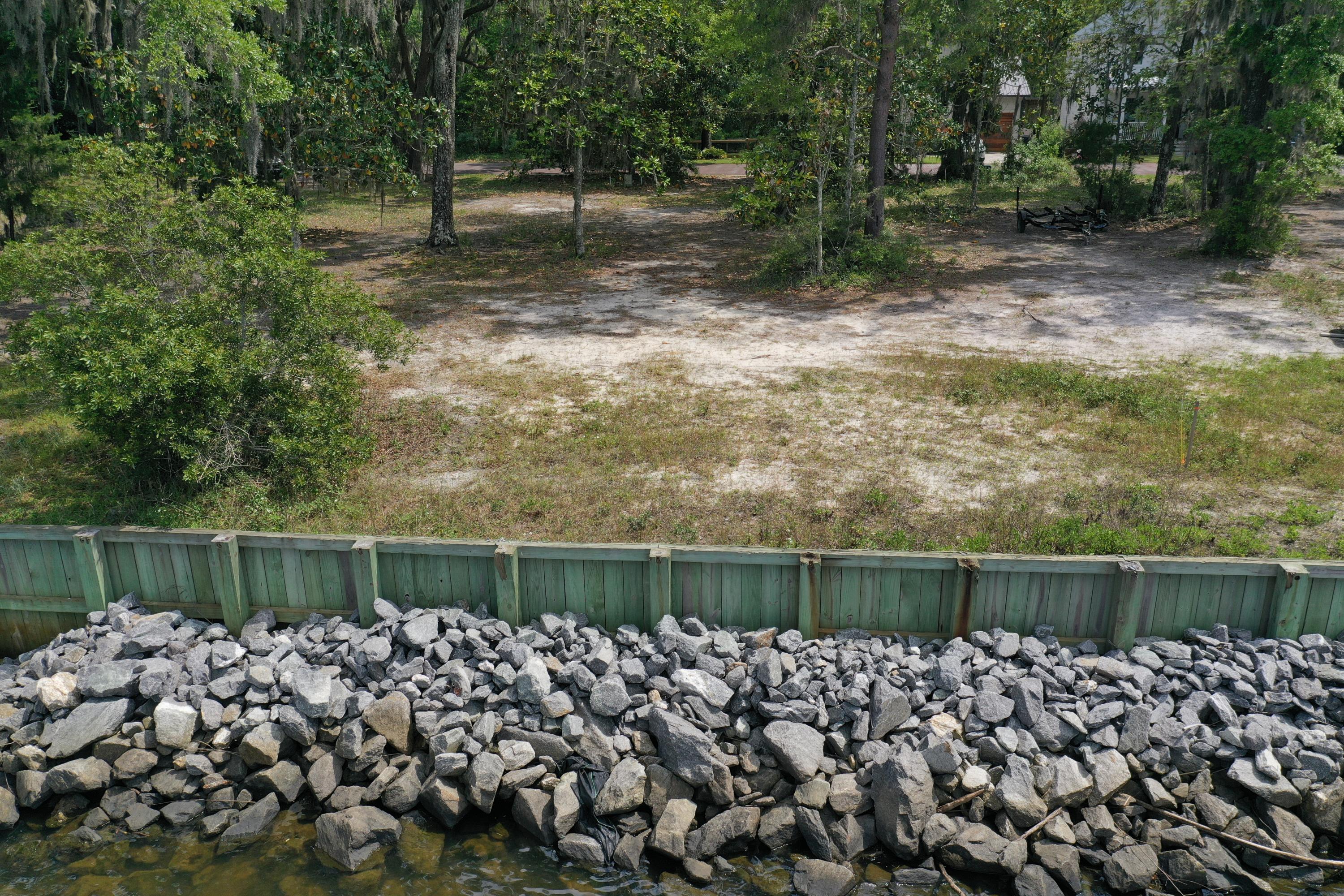 GRAYTON BAYOU - Land