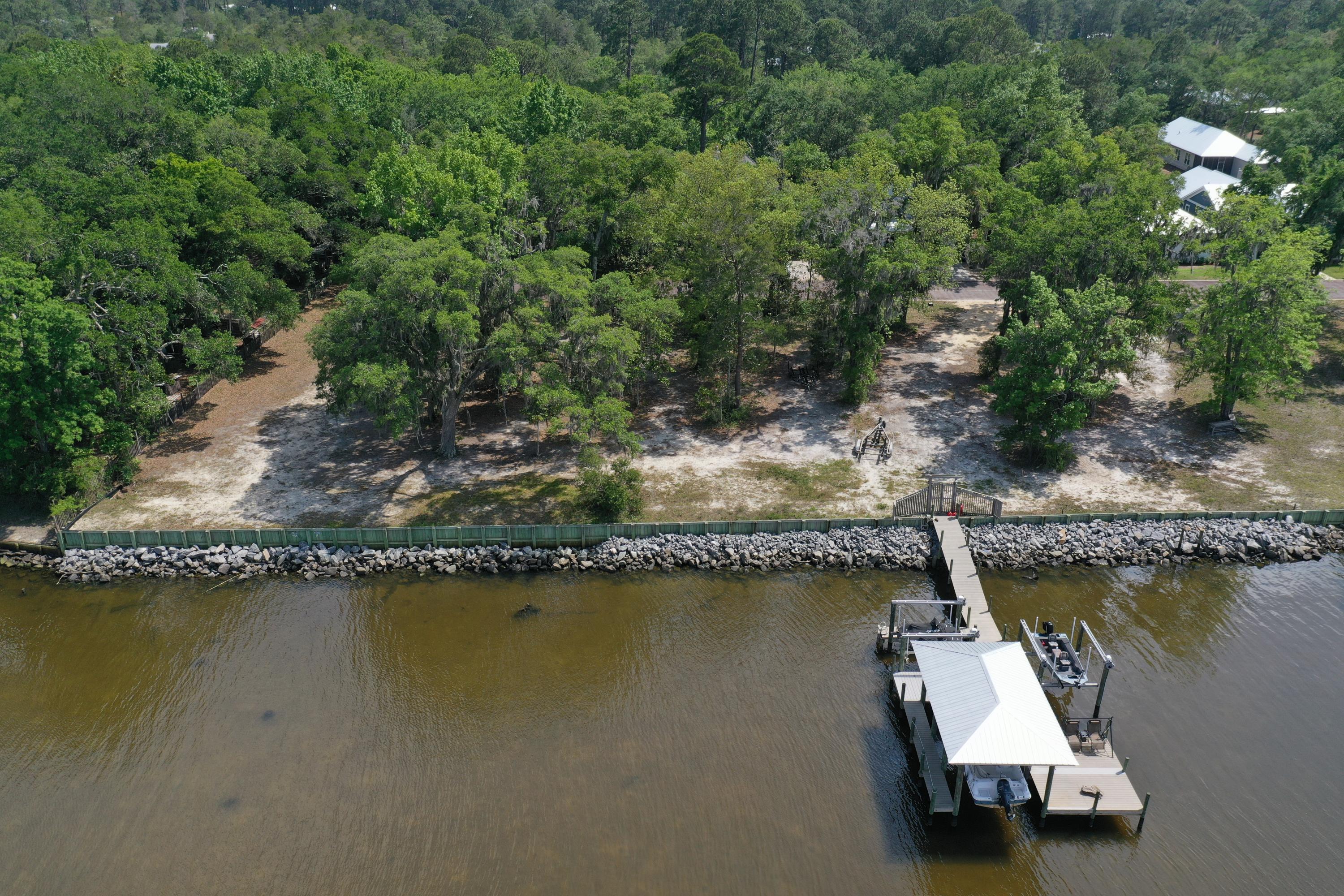 GRAYTON BAYOU - Land