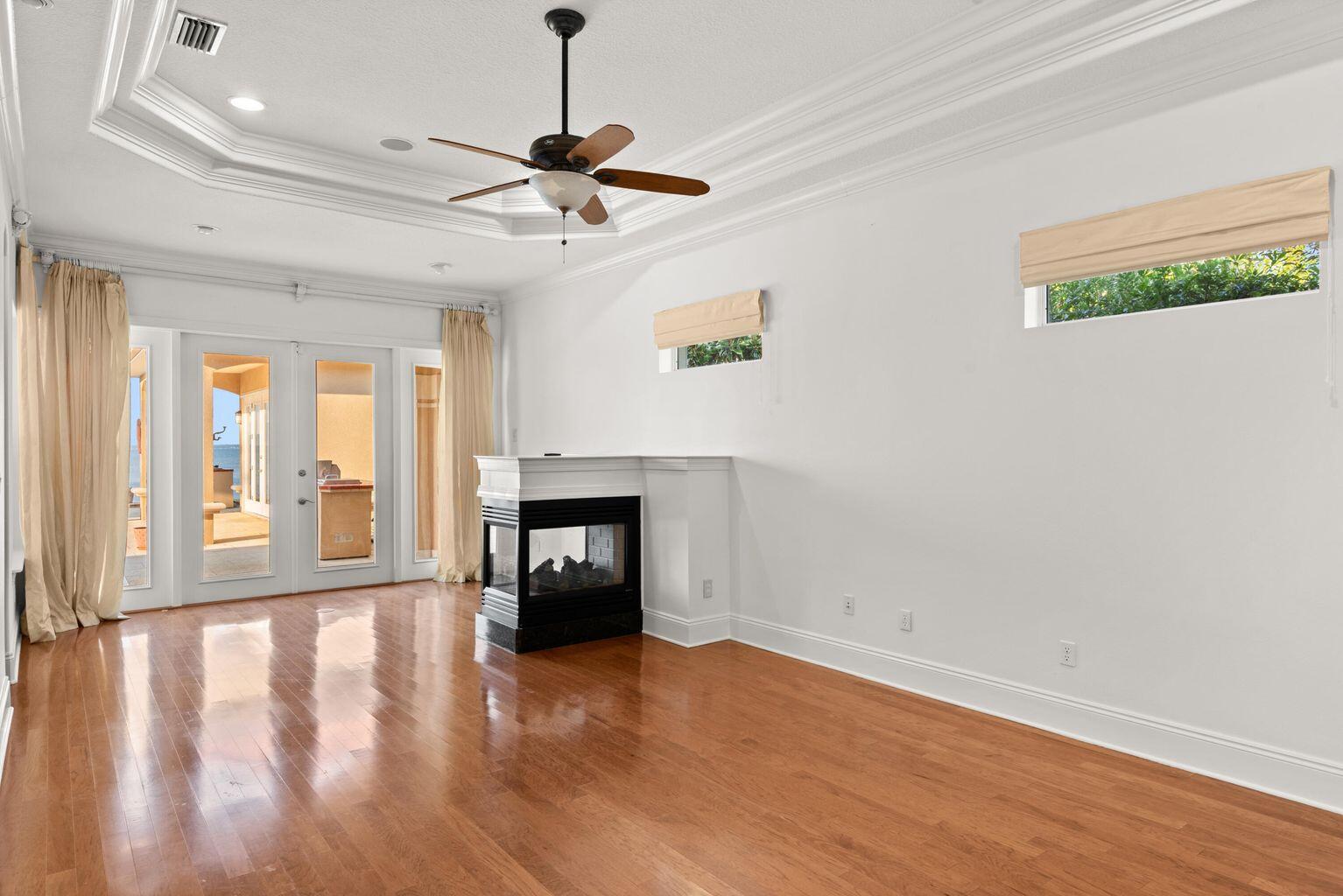 EMERALD BAY WEST - Residential