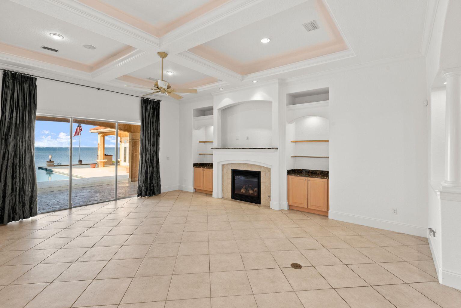 EMERALD BAY WEST - Residential