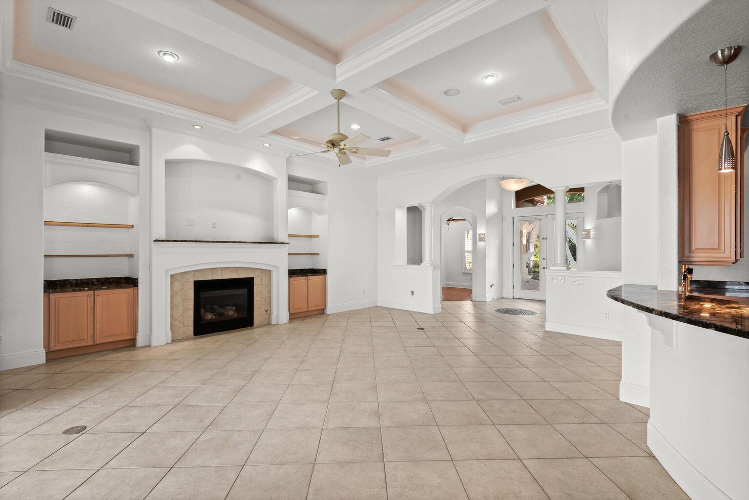 EMERALD BAY WEST - Residential