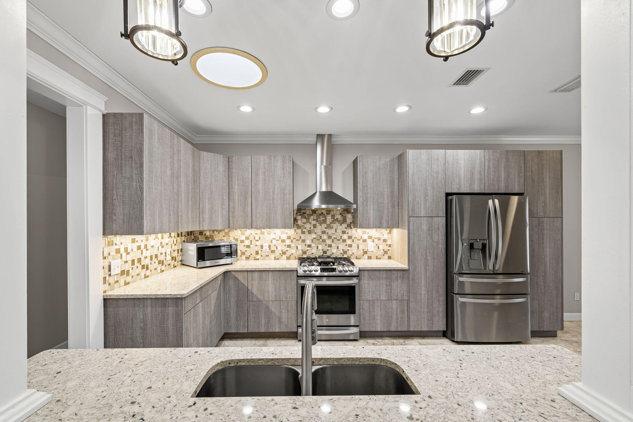 LAKE POINTE - Residential