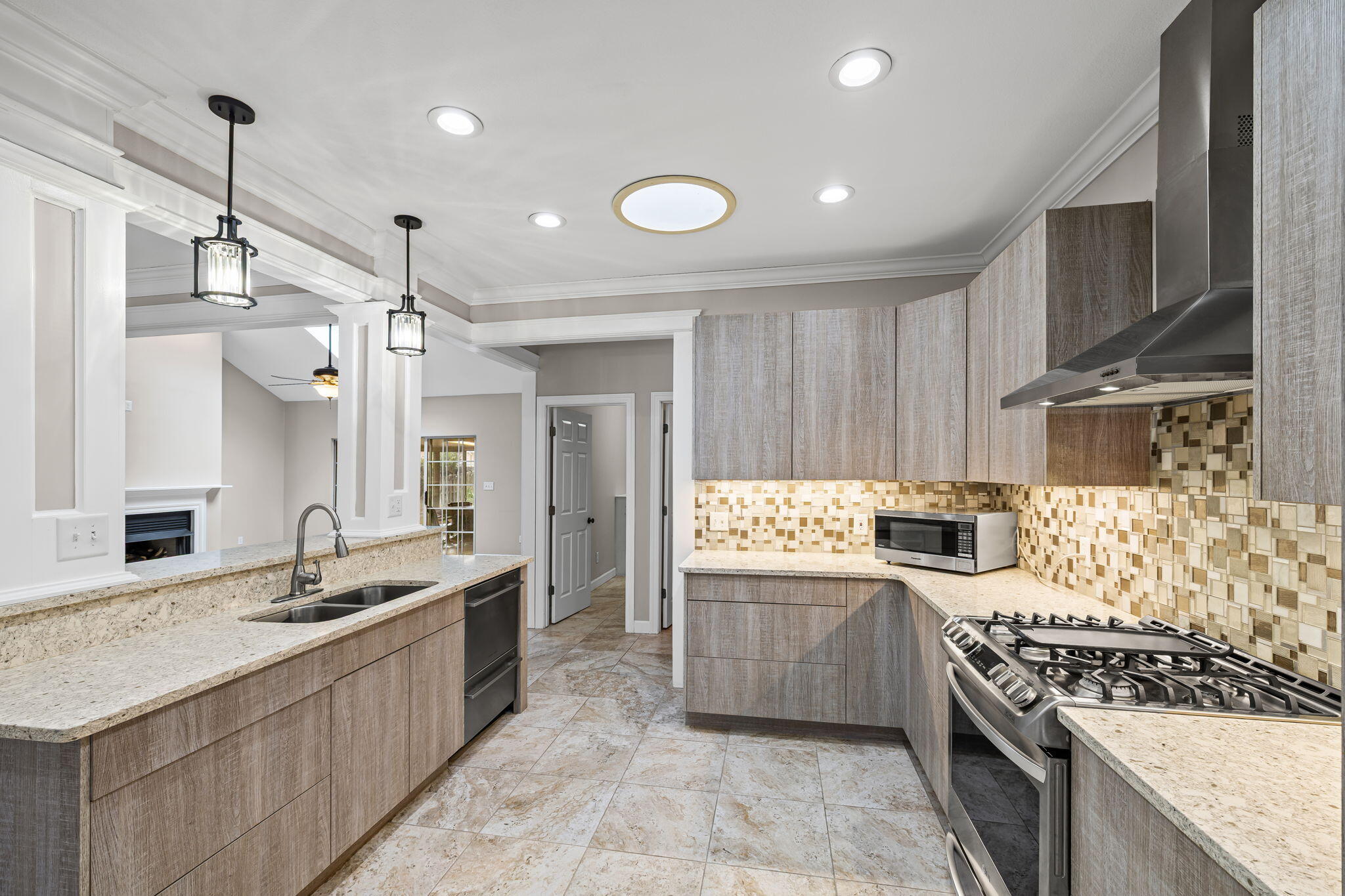 LAKE POINTE - Residential