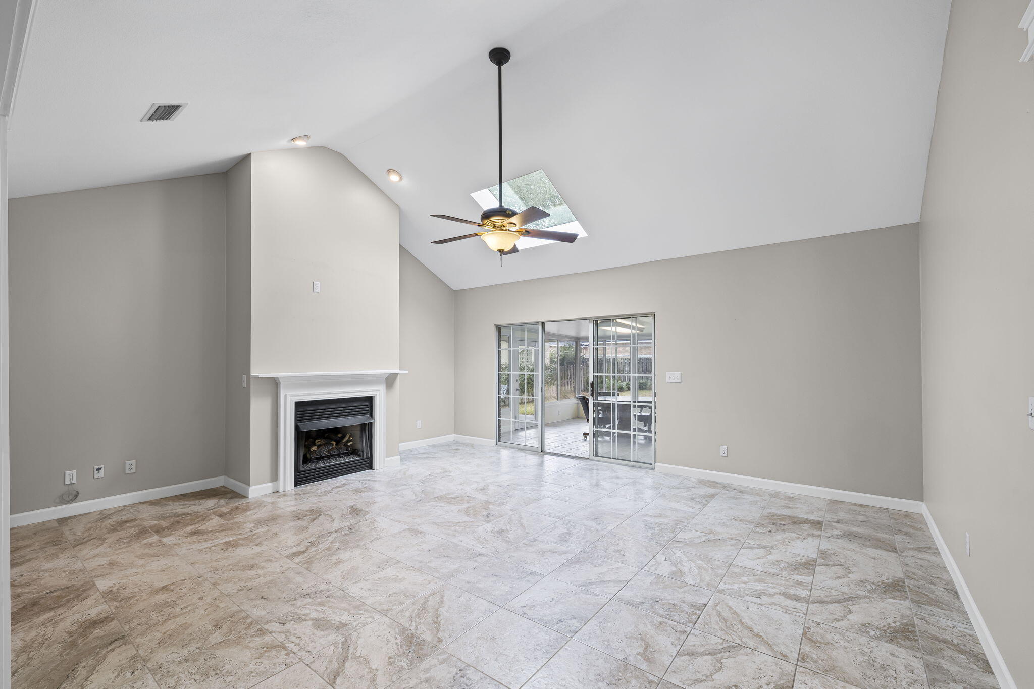 LAKE POINTE - Residential