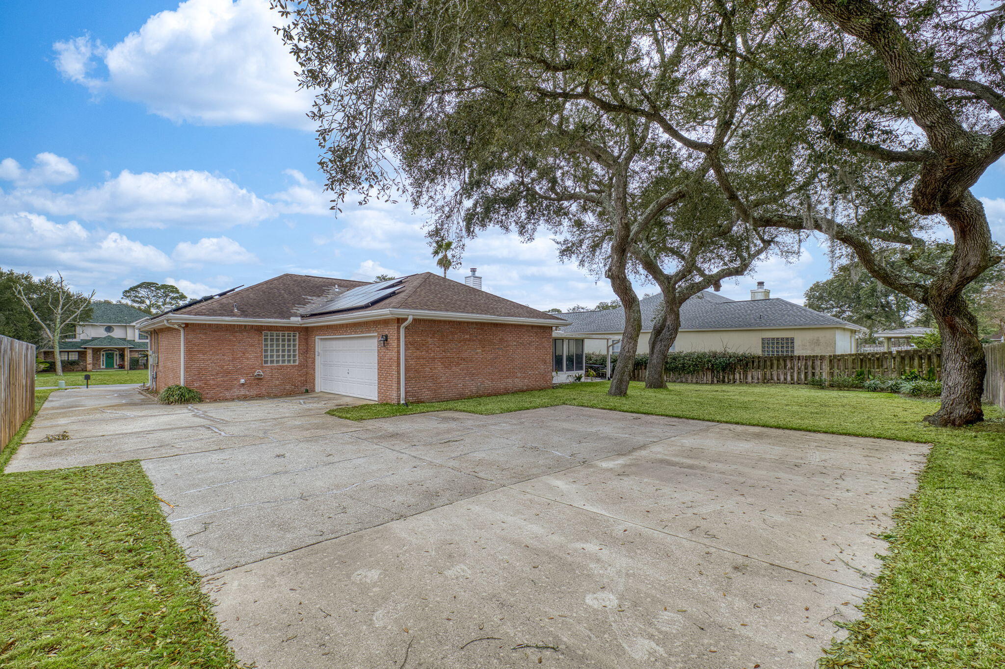 LAKE POINTE - Residential