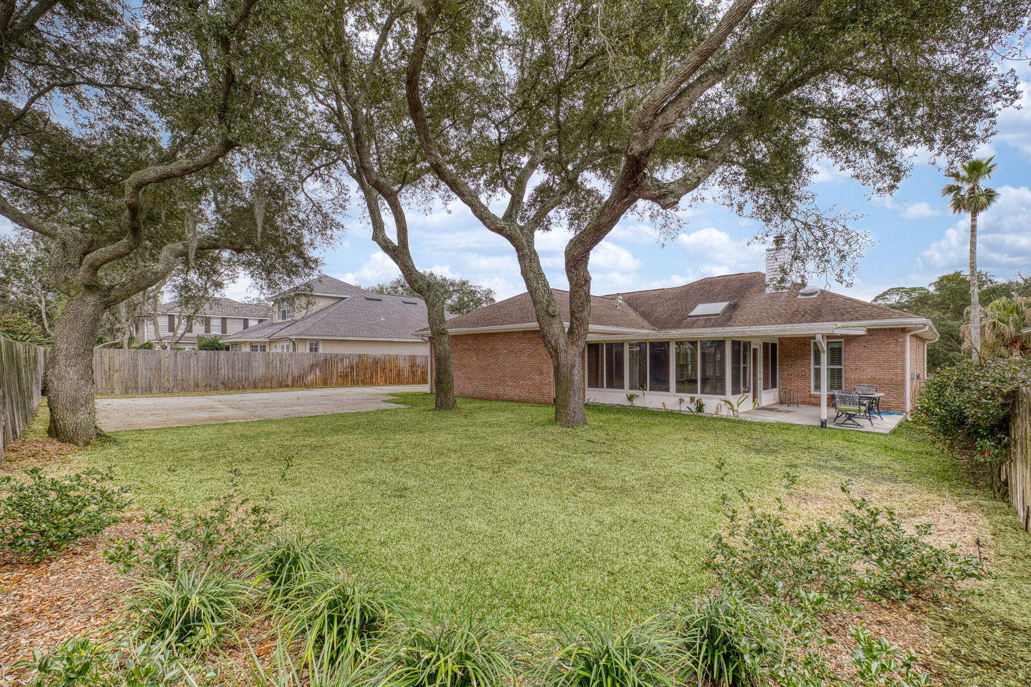 LAKE POINTE - Residential