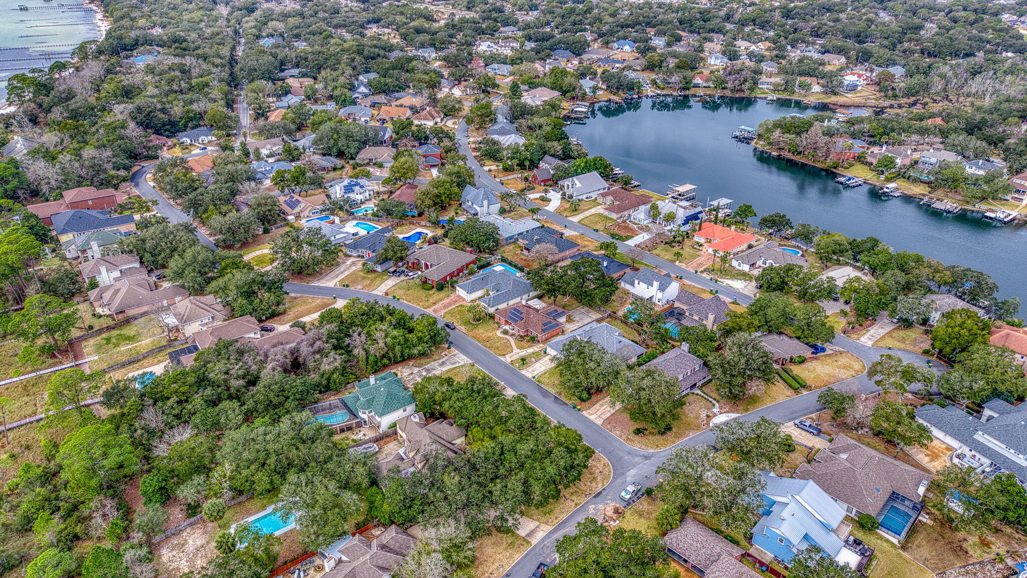 LAKE POINTE - Residential
