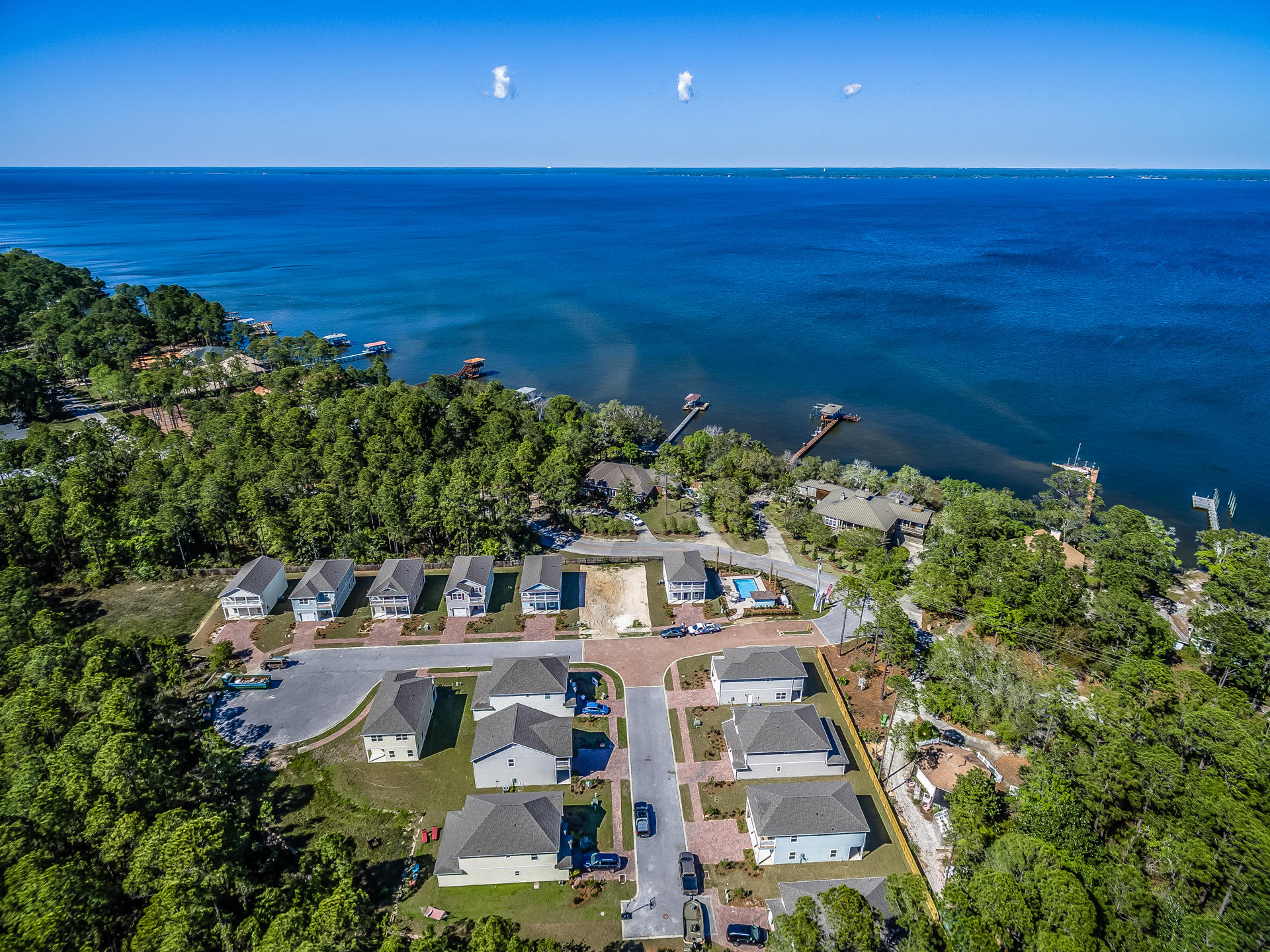 TRANQUILITY BY THE BAY - Residential