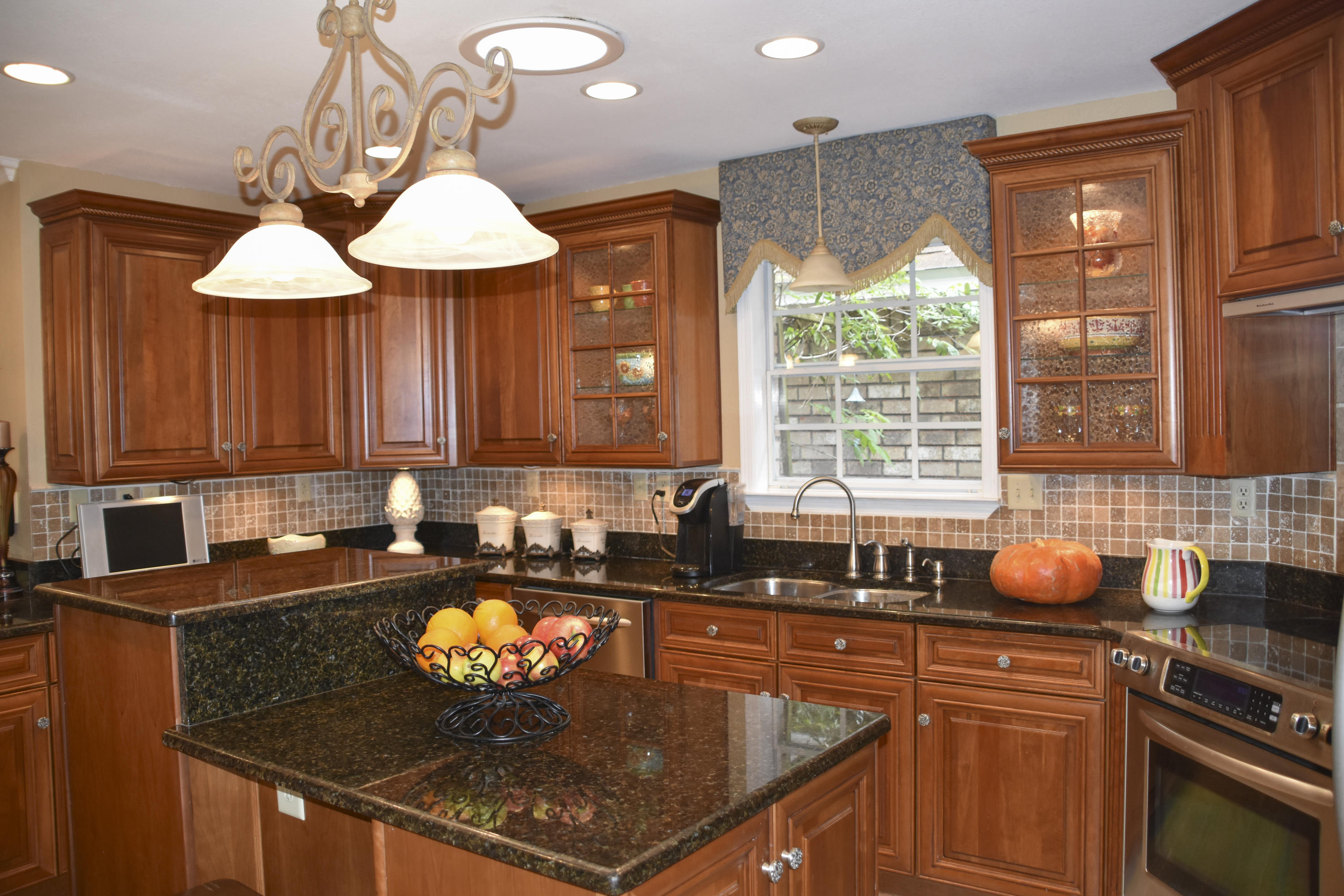 TIMBERLINE ESTATES - Residential