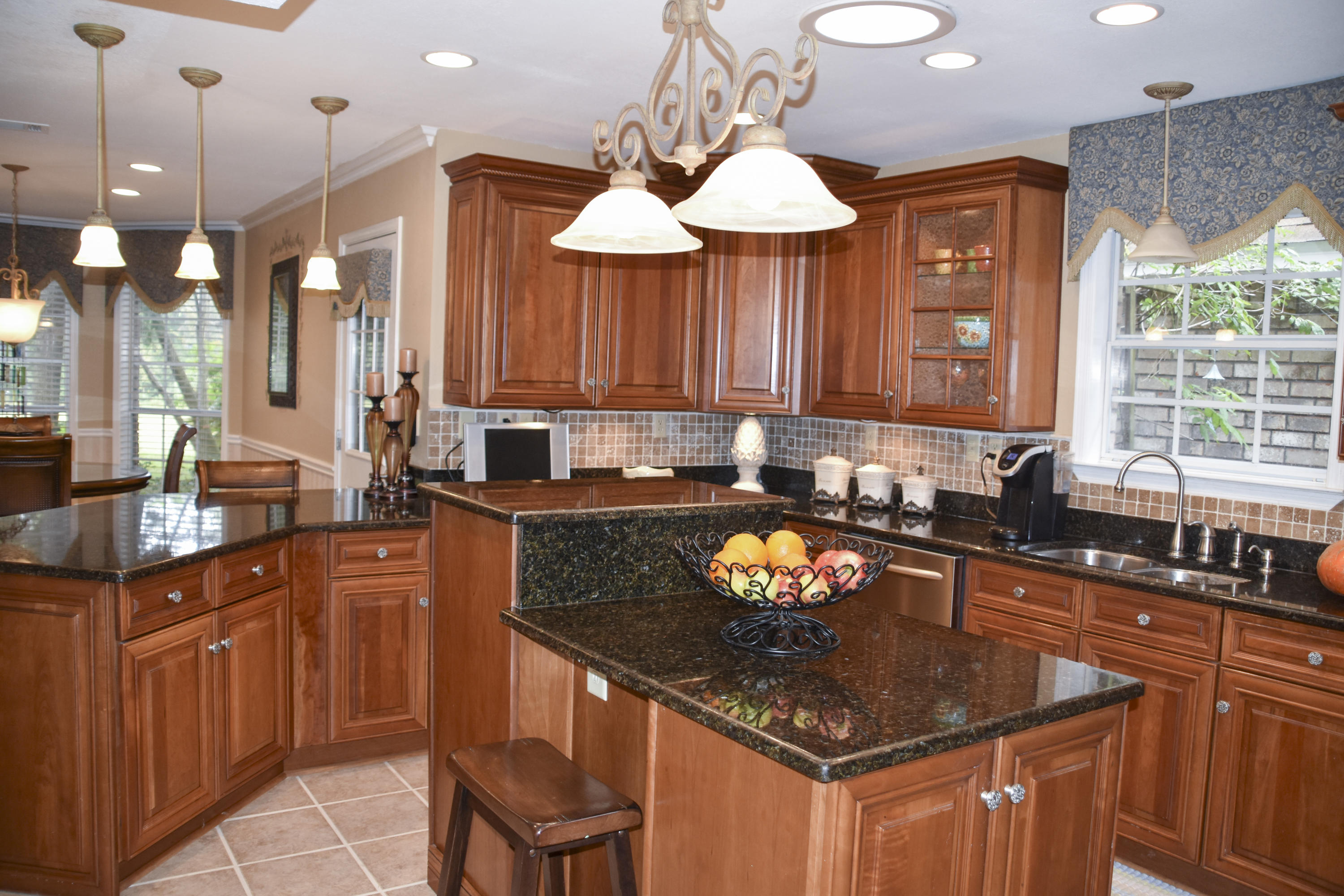 TIMBERLINE ESTATES - Residential