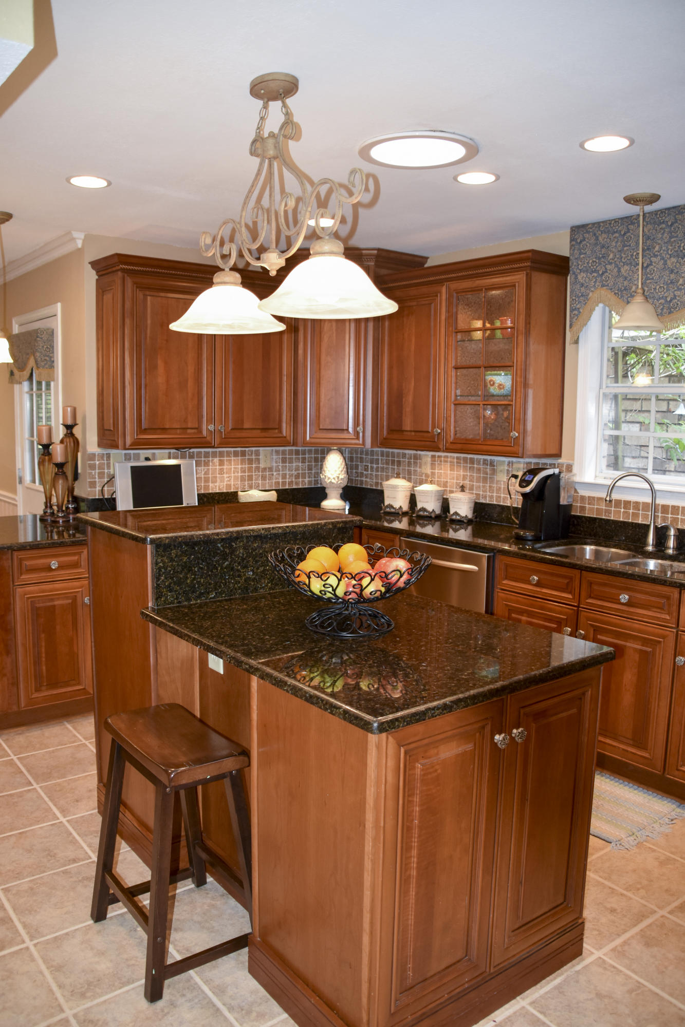 TIMBERLINE ESTATES - Residential