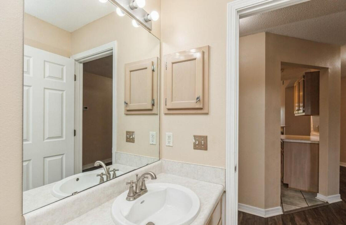 PARKER'S LANDING - Residential Lease