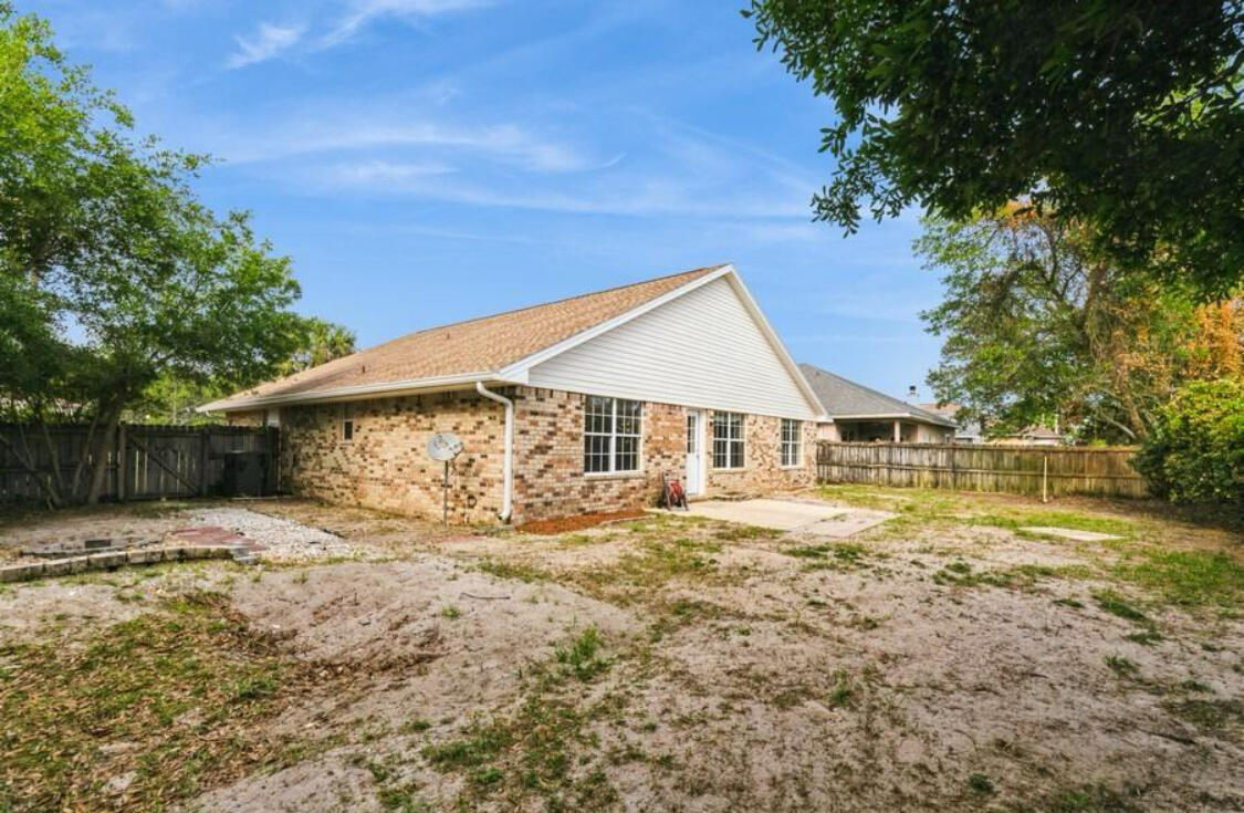 PARKER'S LANDING - Residential Lease