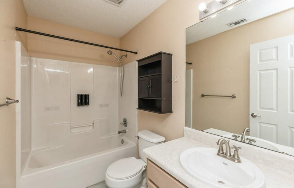 PARKER'S LANDING - Residential Lease