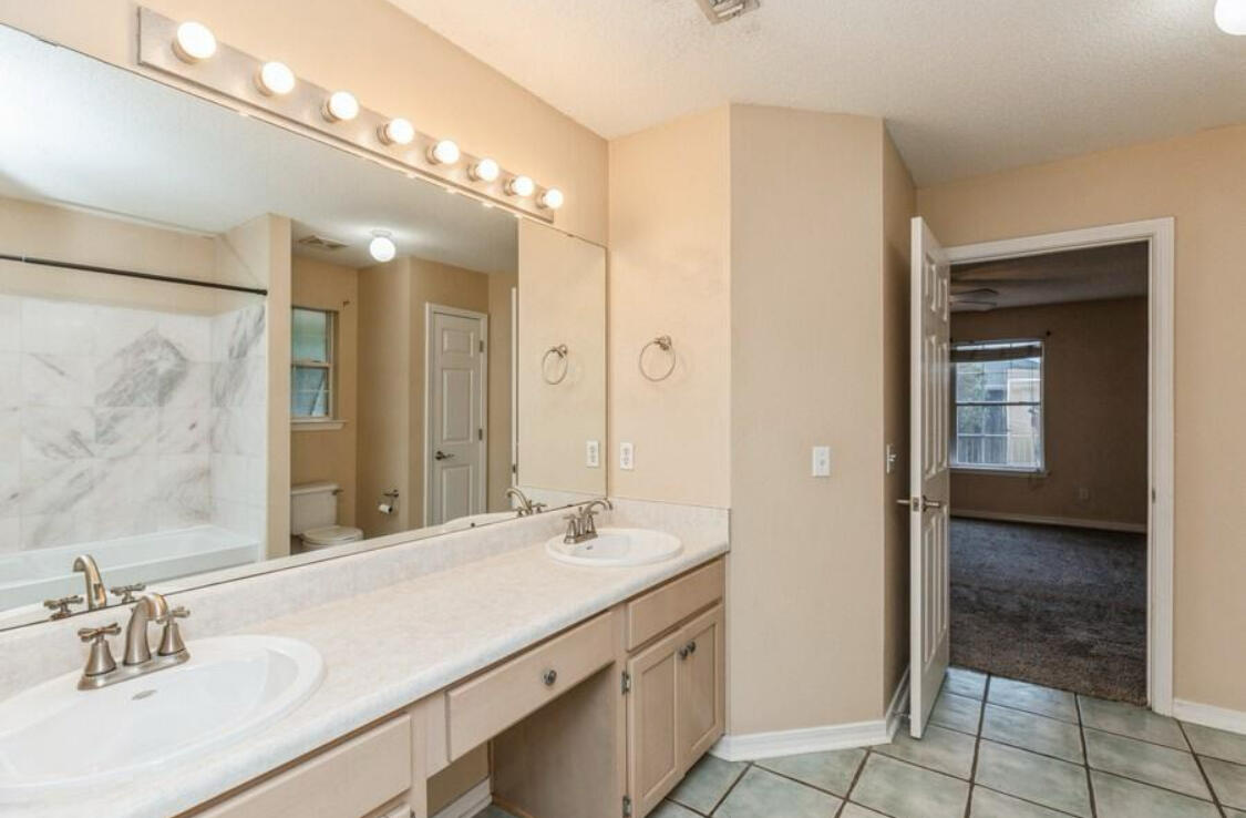 PARKER'S LANDING - Residential Lease