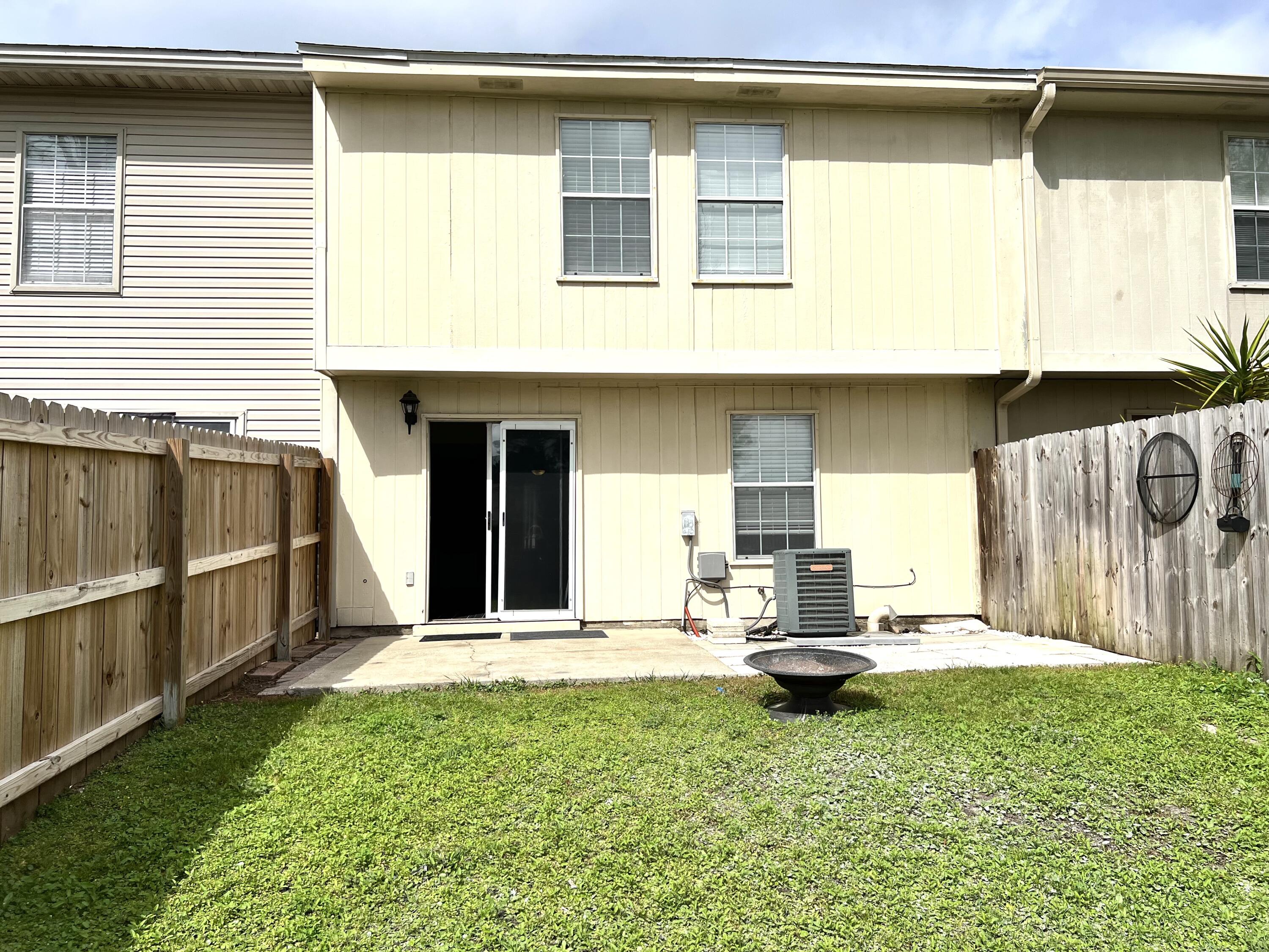 SCHNEIDER DRIVE T/H - Residential Lease