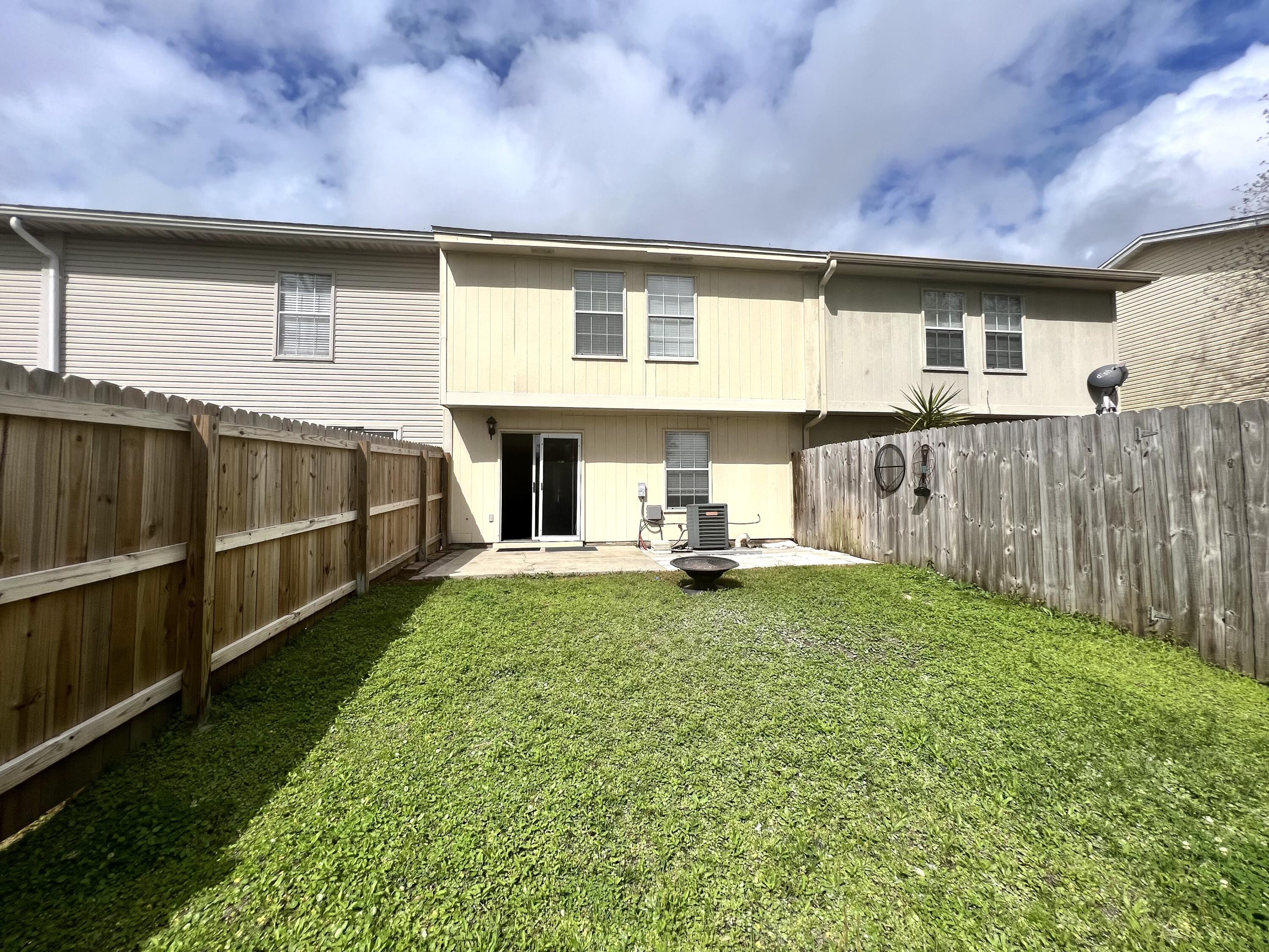 SCHNEIDER DRIVE T/H - Residential Lease