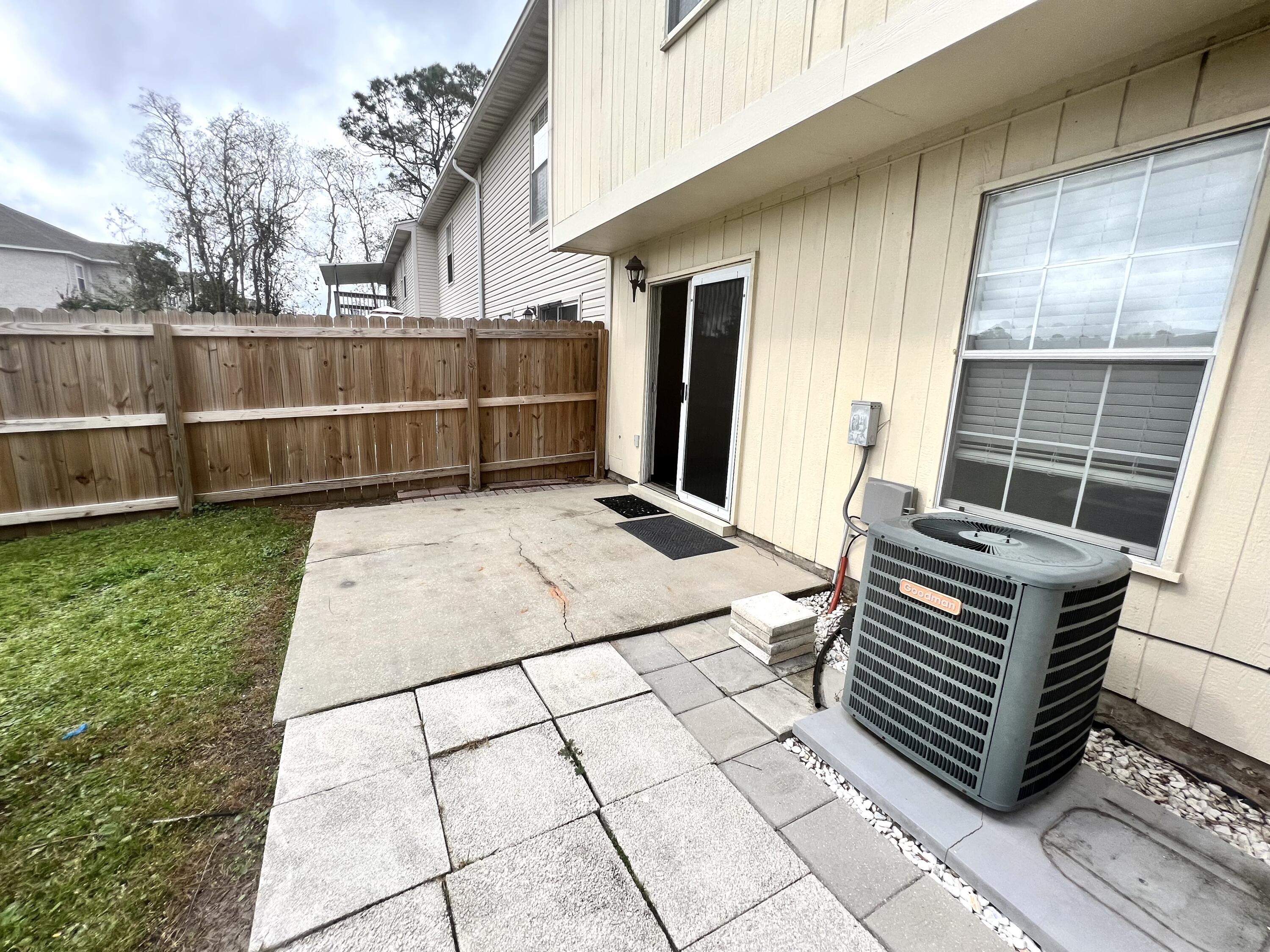 SCHNEIDER DRIVE T/H - Residential Lease
