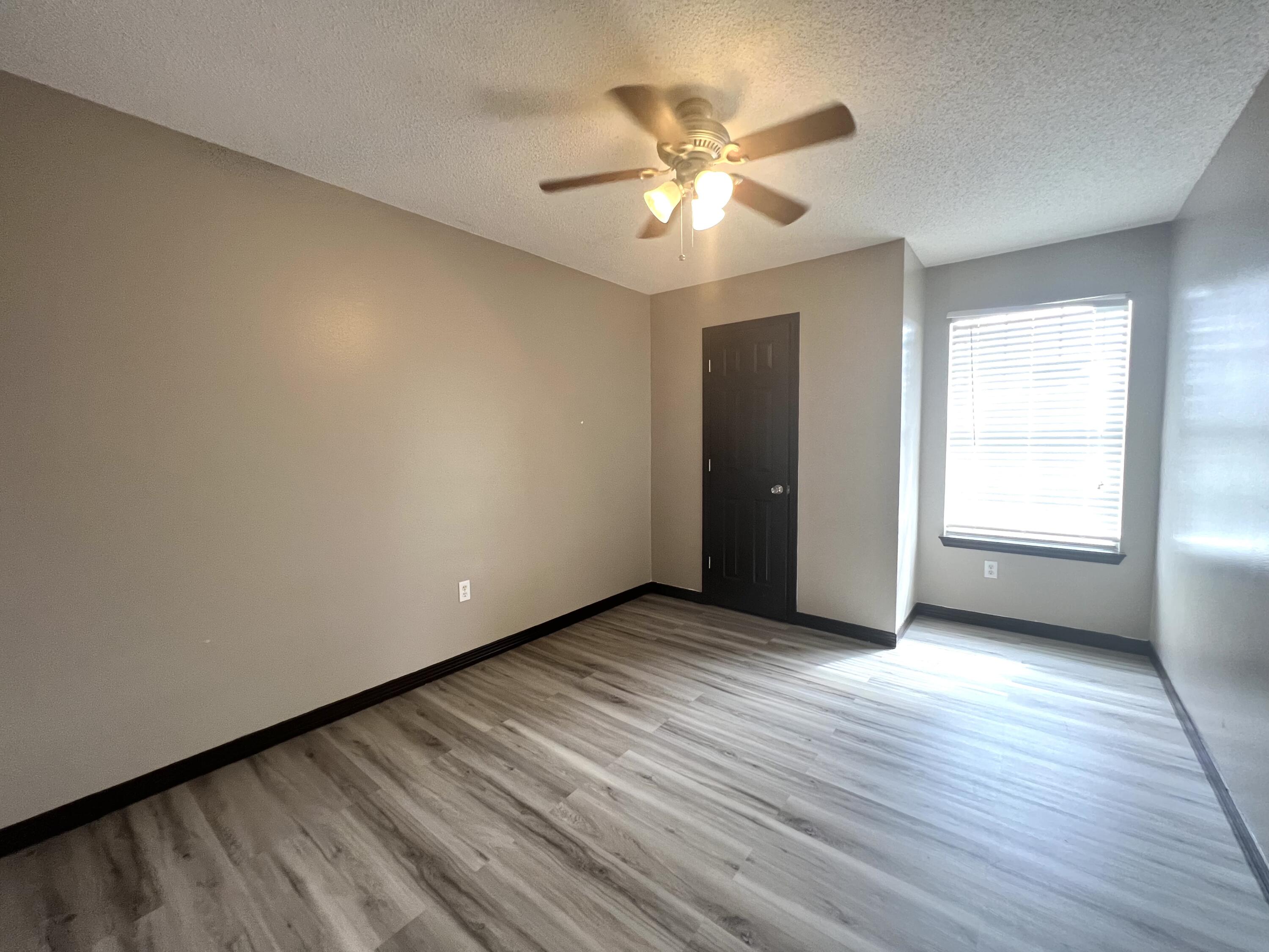 SCHNEIDER DRIVE T/H - Residential Lease